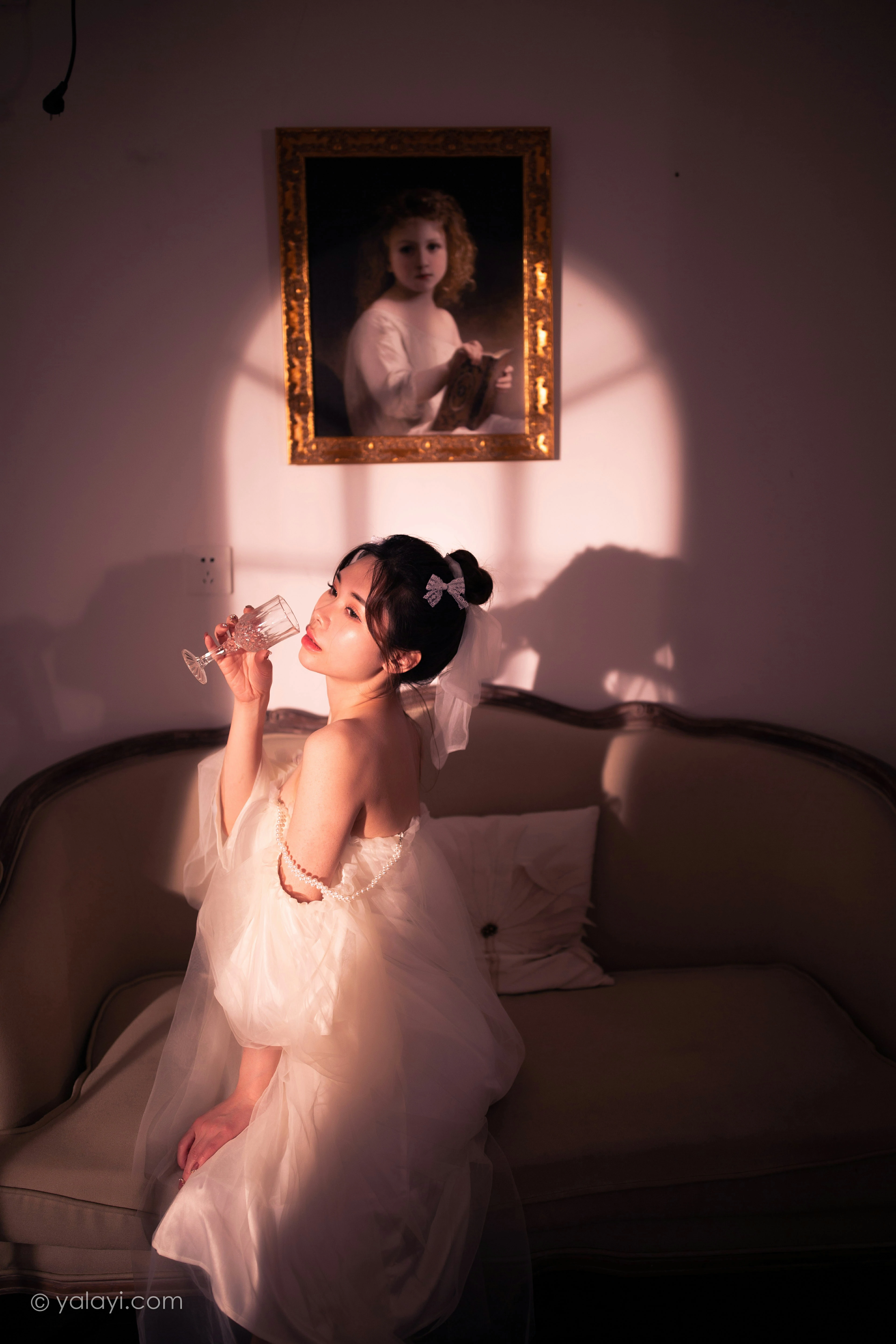 [YALAYI雅拉伊]NO.858 等待我的人 香草 白色透视吊带连衣裙居家性感写真集第6张