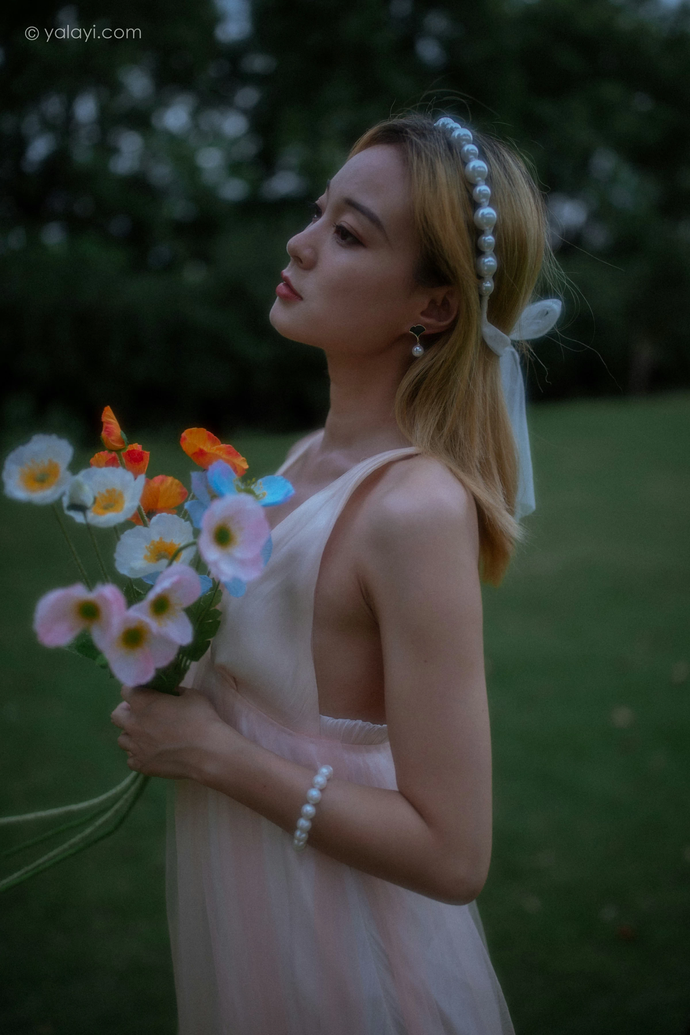 [YALAYI雅拉伊]NO.695 《救赎》 米粒米粒 粉色吊带连衣裙写真第15张