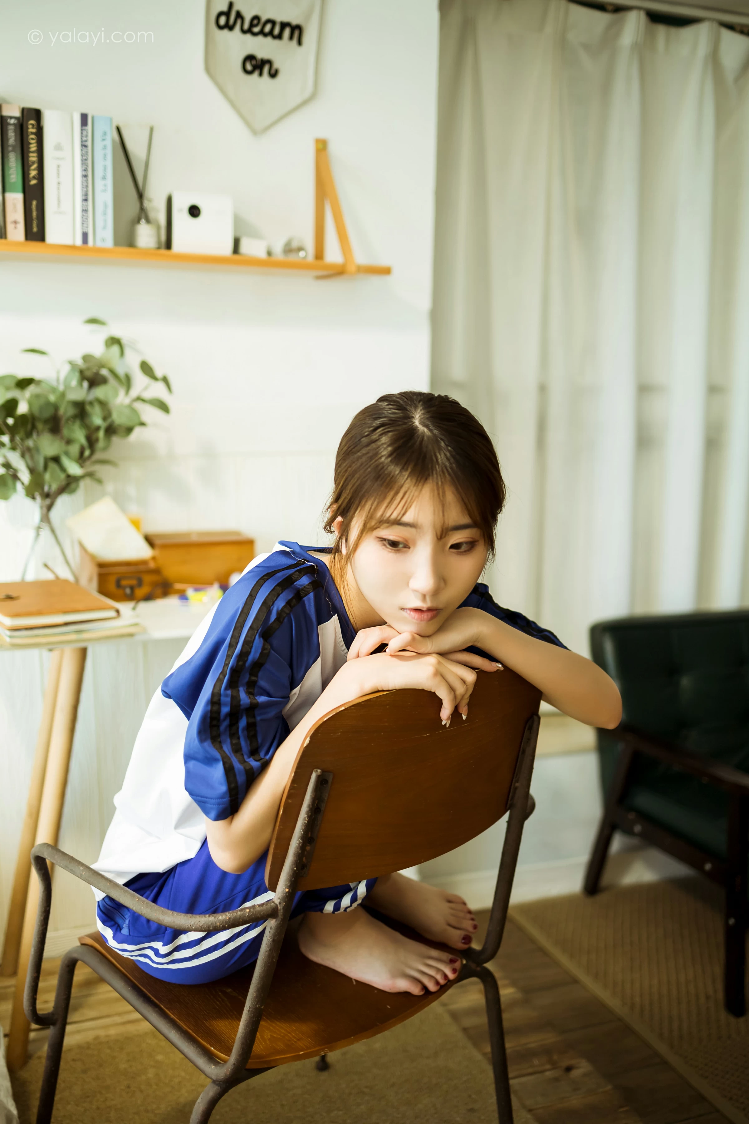 [YALAYI雅拉伊]NO.719 《一对一辅导》 小乔 蓝色校服短袖加长裤居家私房写真集第7张