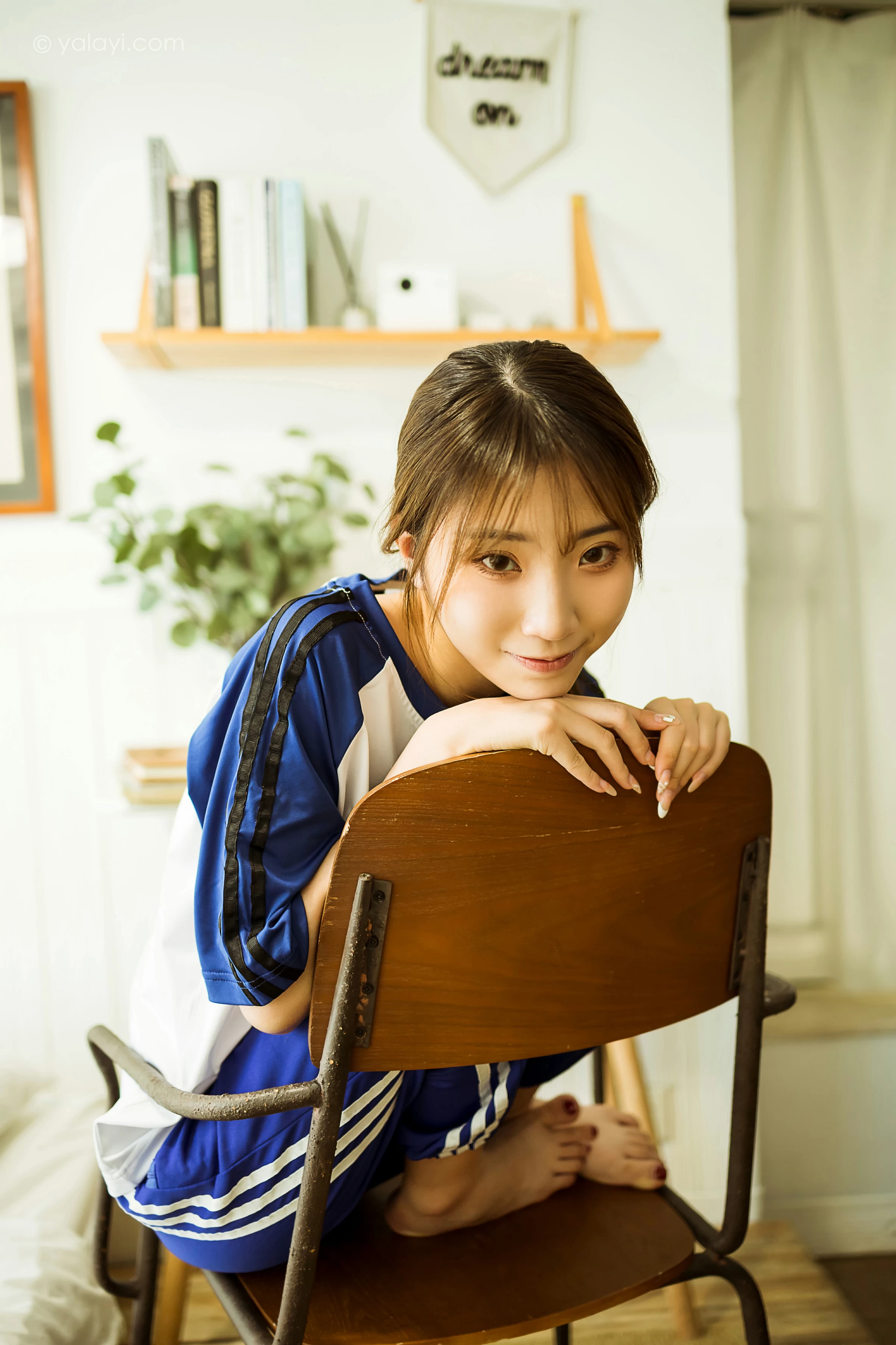 [YALAYI雅拉伊]NO.719 《一对一辅导》 小乔 蓝色校服短袖加长裤居家私房写真集第6张