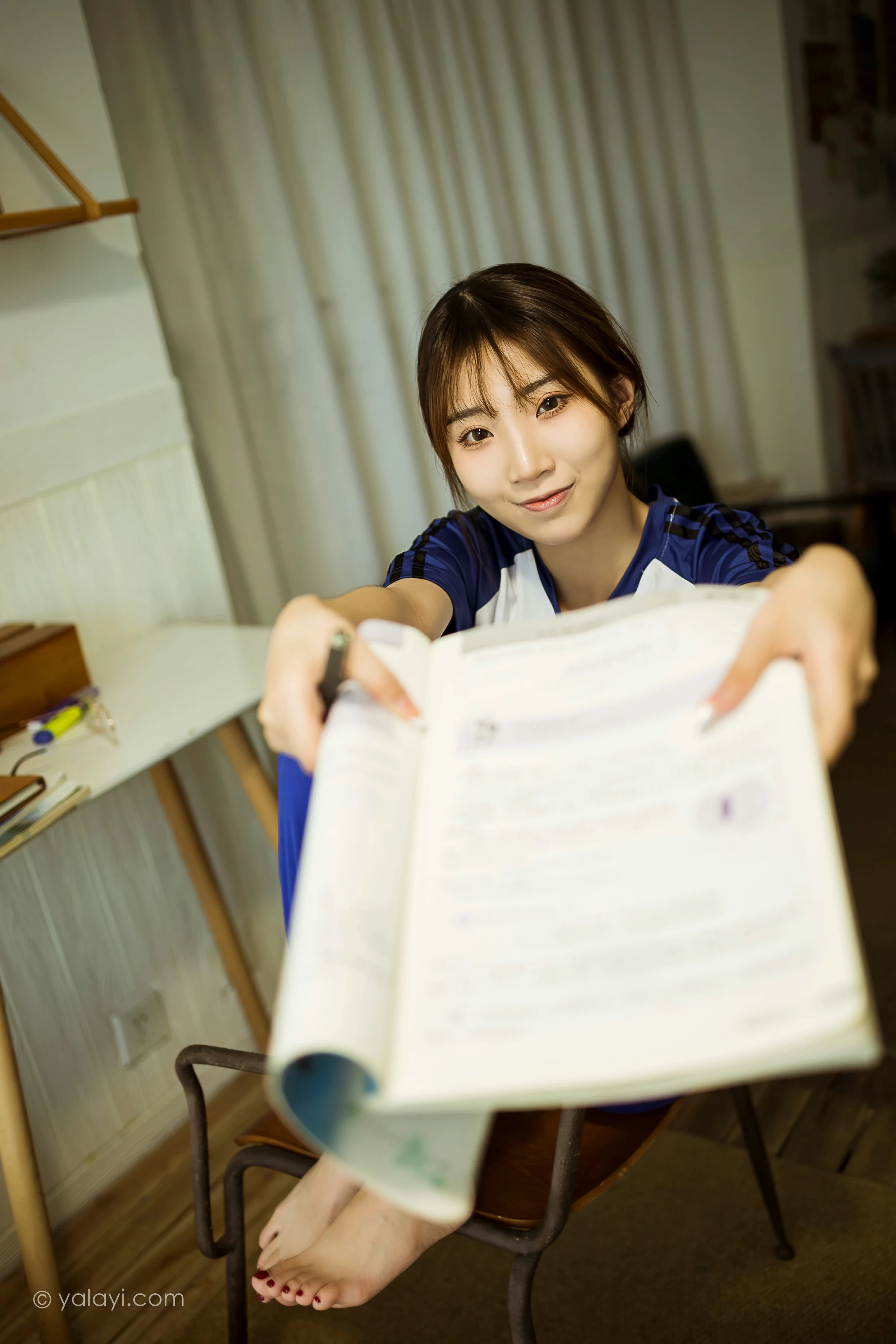 [YALAYI雅拉伊]NO.719 《一对一辅导》 小乔 蓝色校服短袖加长裤居家私房写真集第6张