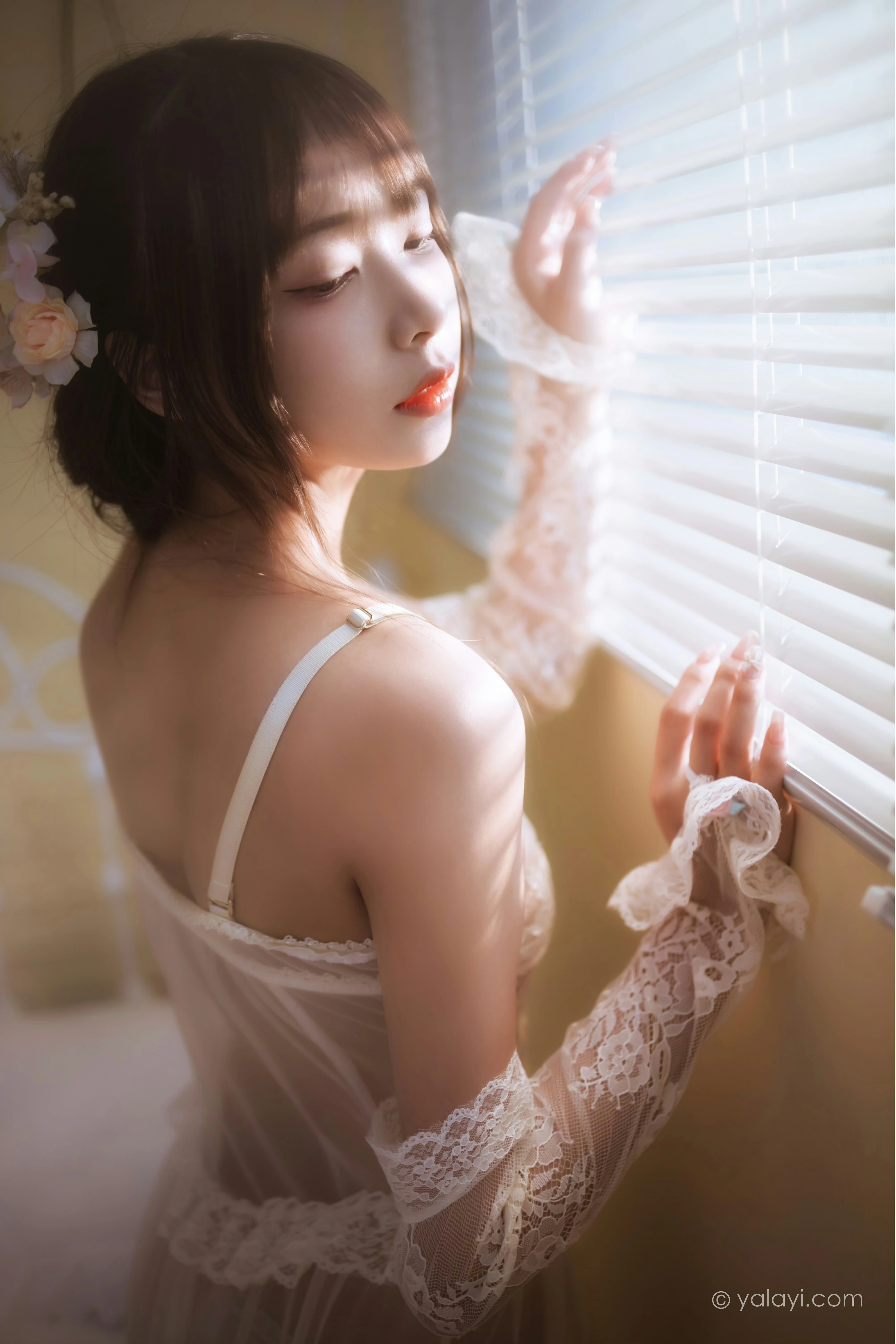 [YALAYI雅拉伊]NO.807 似梦初觉 阿禾 白色透视情趣连衣裙加蕾丝内衣性感私房写真集第12张