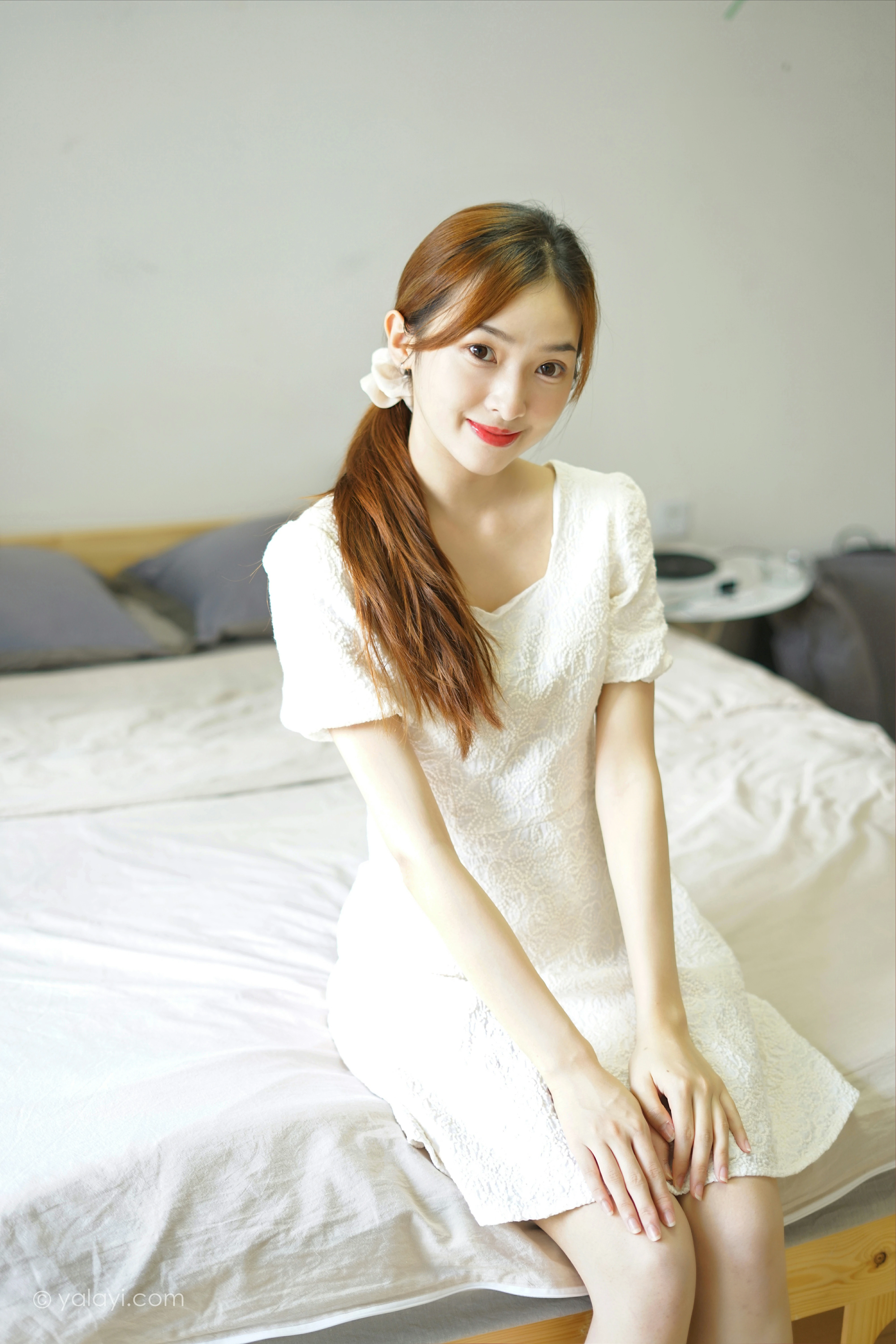 [YALAYI雅拉伊]NO.854 清晨阳光 楚媛 白色蕾丝连衣裙居家性感写真集第14张