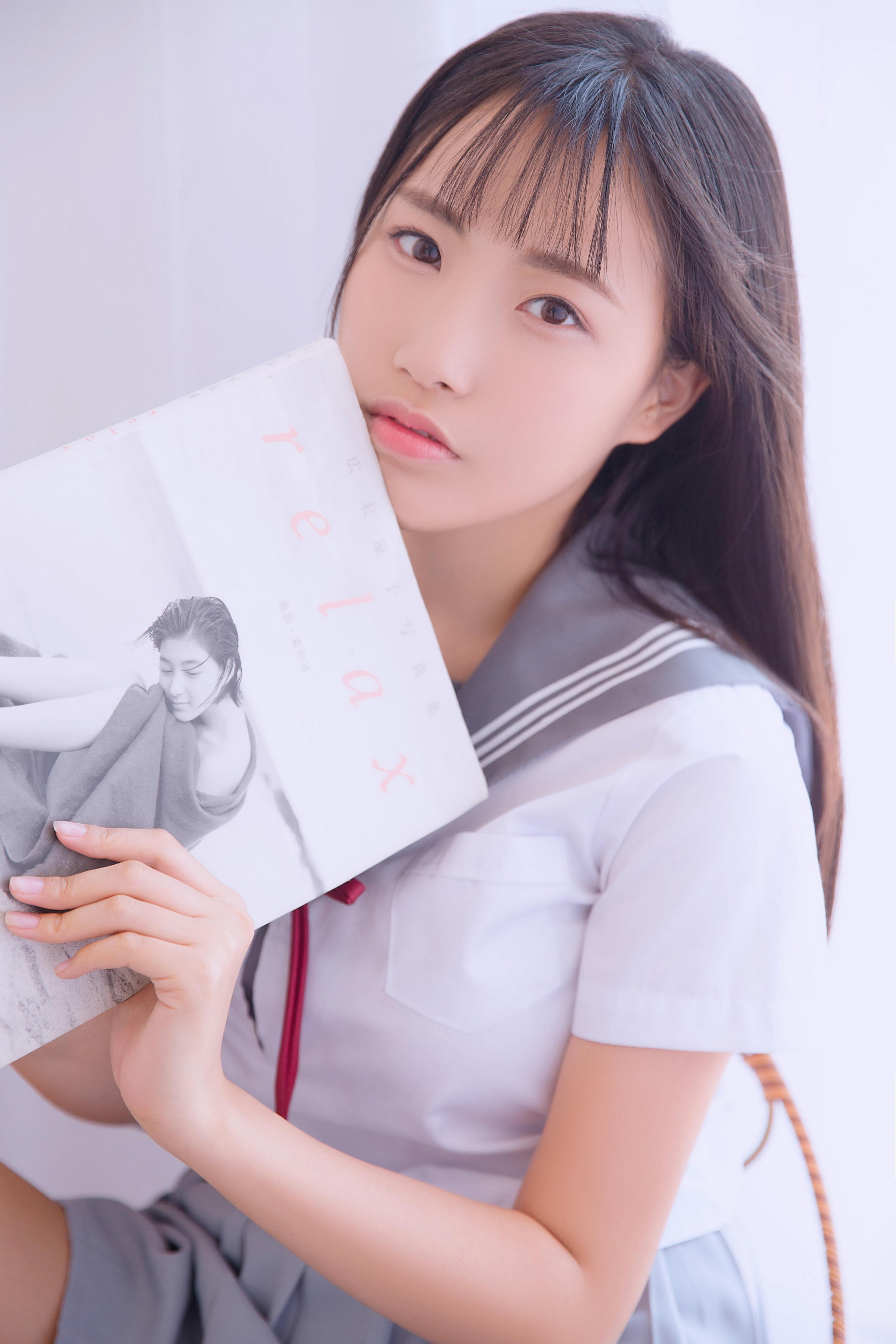 [YALAYI雅拉伊]2022.06.13 秘密花园 清纯少女 JK水手制服与粉色吊带内衣加短裤私房写真集第2张