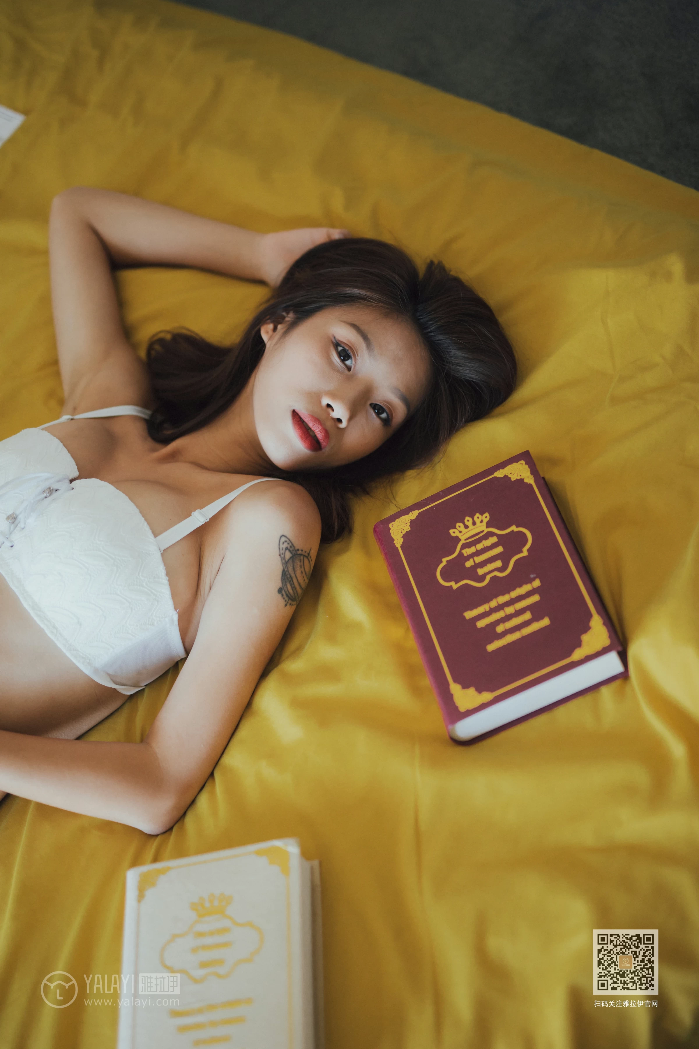 [YALAYI雅拉伊]Vol.448 靡靡之音 静初 白色蕾丝内衣居家性感私房写真集第2张