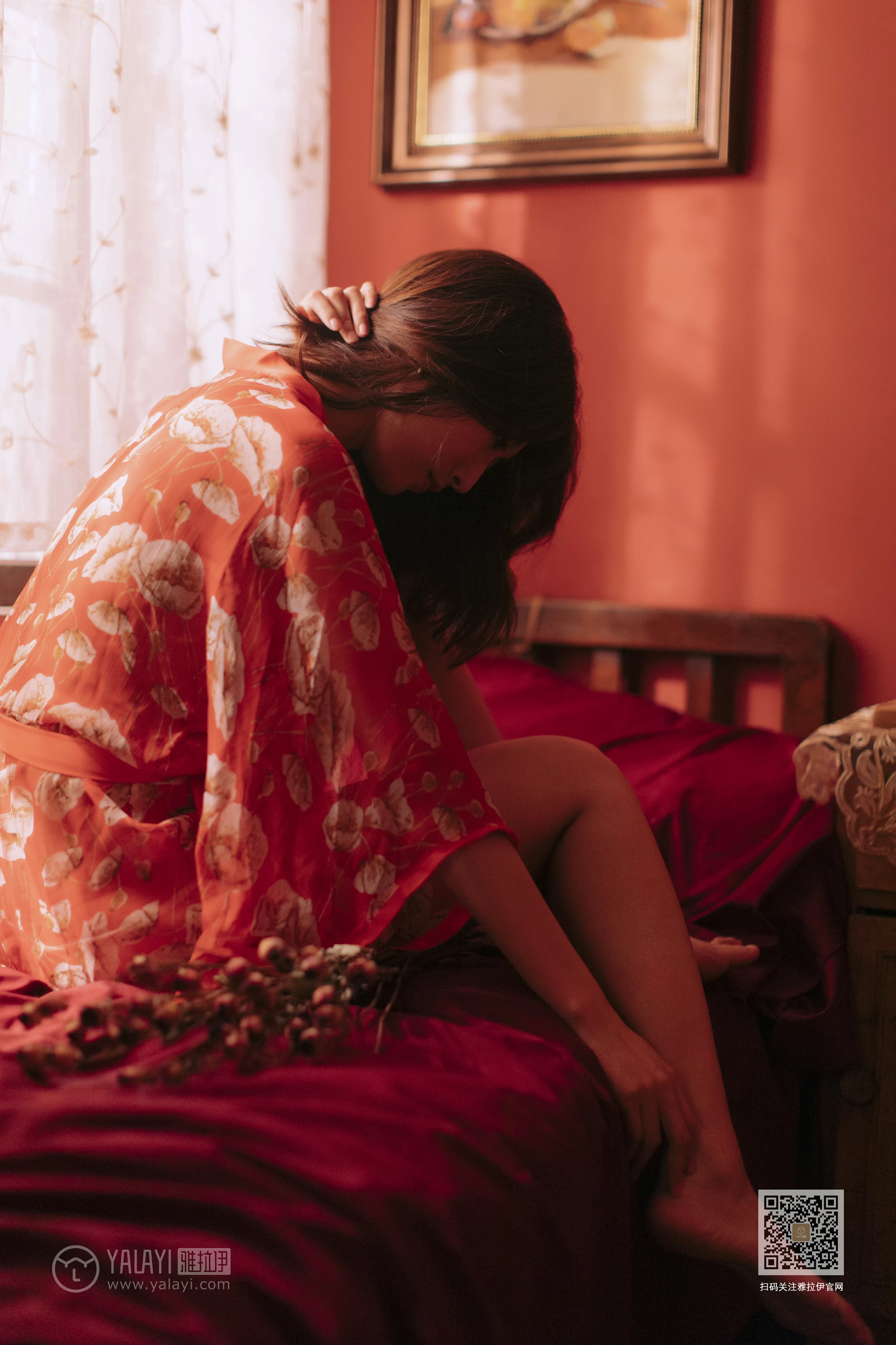 [YALAYI雅拉伊]Vol.460 红妆写真 佳佳 红色睡衣居家性感私房写真集第4张
