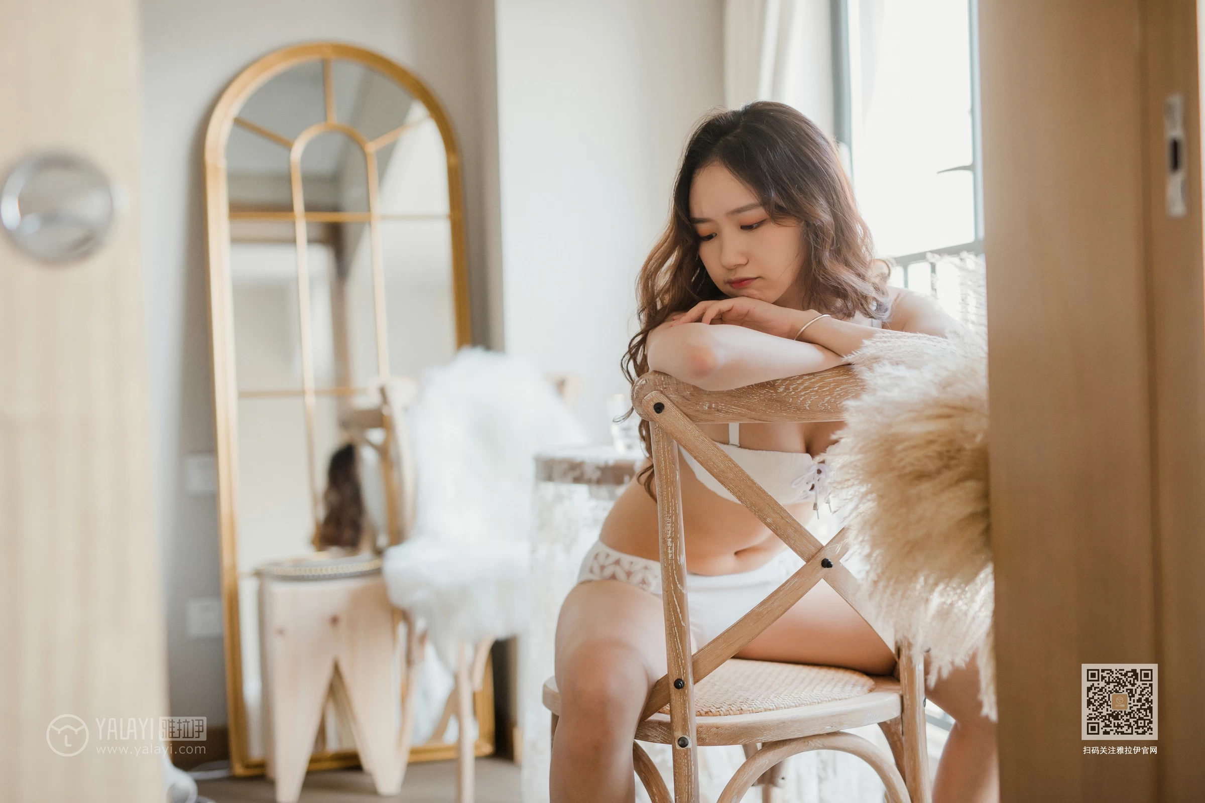 [YALAYI雅拉伊]Vol.467 专属下午茶 晓琳 白色蕾丝内衣性感私房写真集第5张