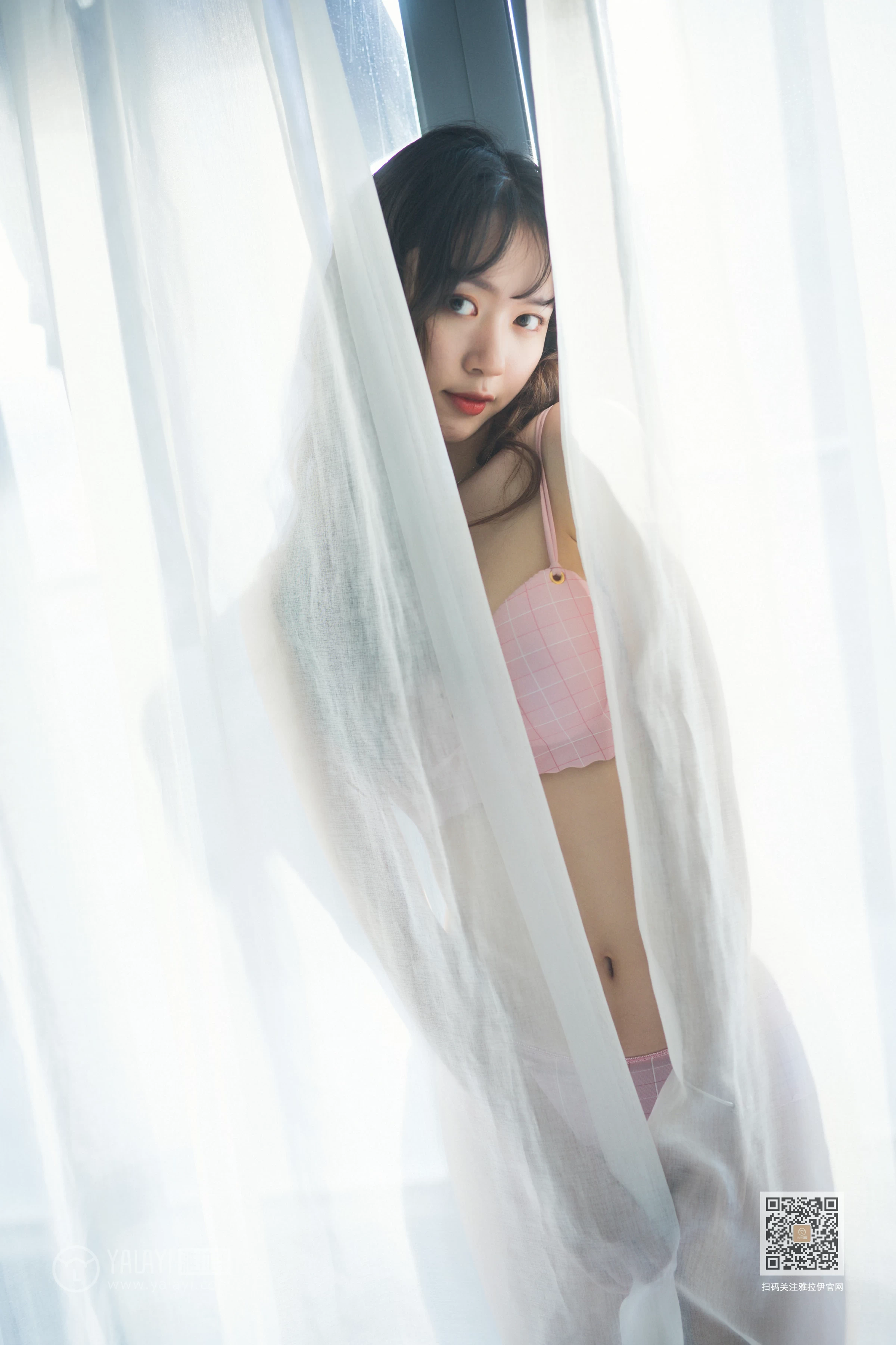 [YALAYI雅拉伊]Vol.517 触不可及的你 晓琳 粉色性感内衣居家私房写真集第16张