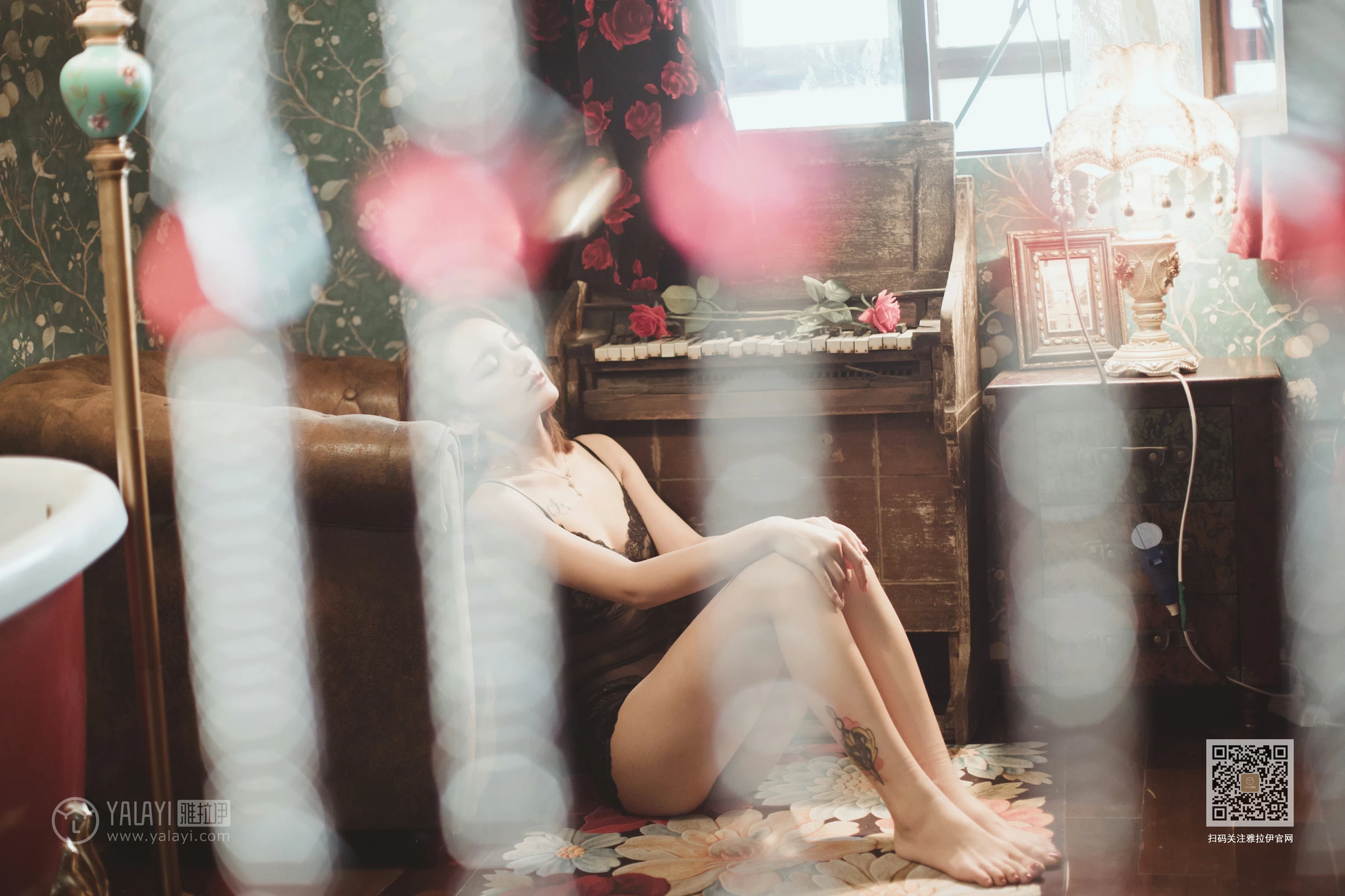 [YALAYI雅拉伊]Vol.519 绿里蔷薇 刘子扬 黑色透视情趣内衣性感私房写真集第12张
