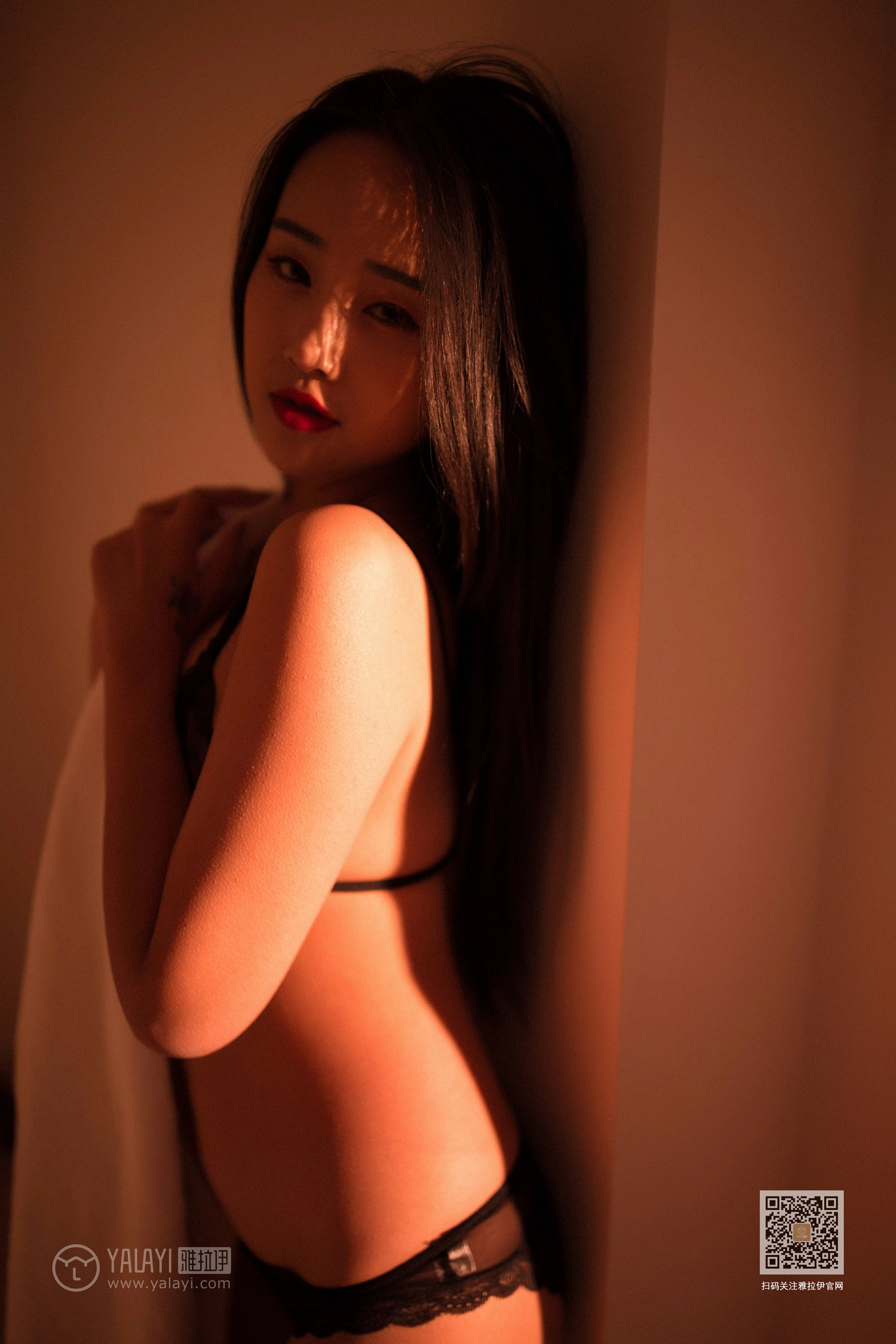 [YALAYI雅拉伊]Vol.522 黑色尤物 优优 透视情趣蕾丝内衣性感私房写真集第17张