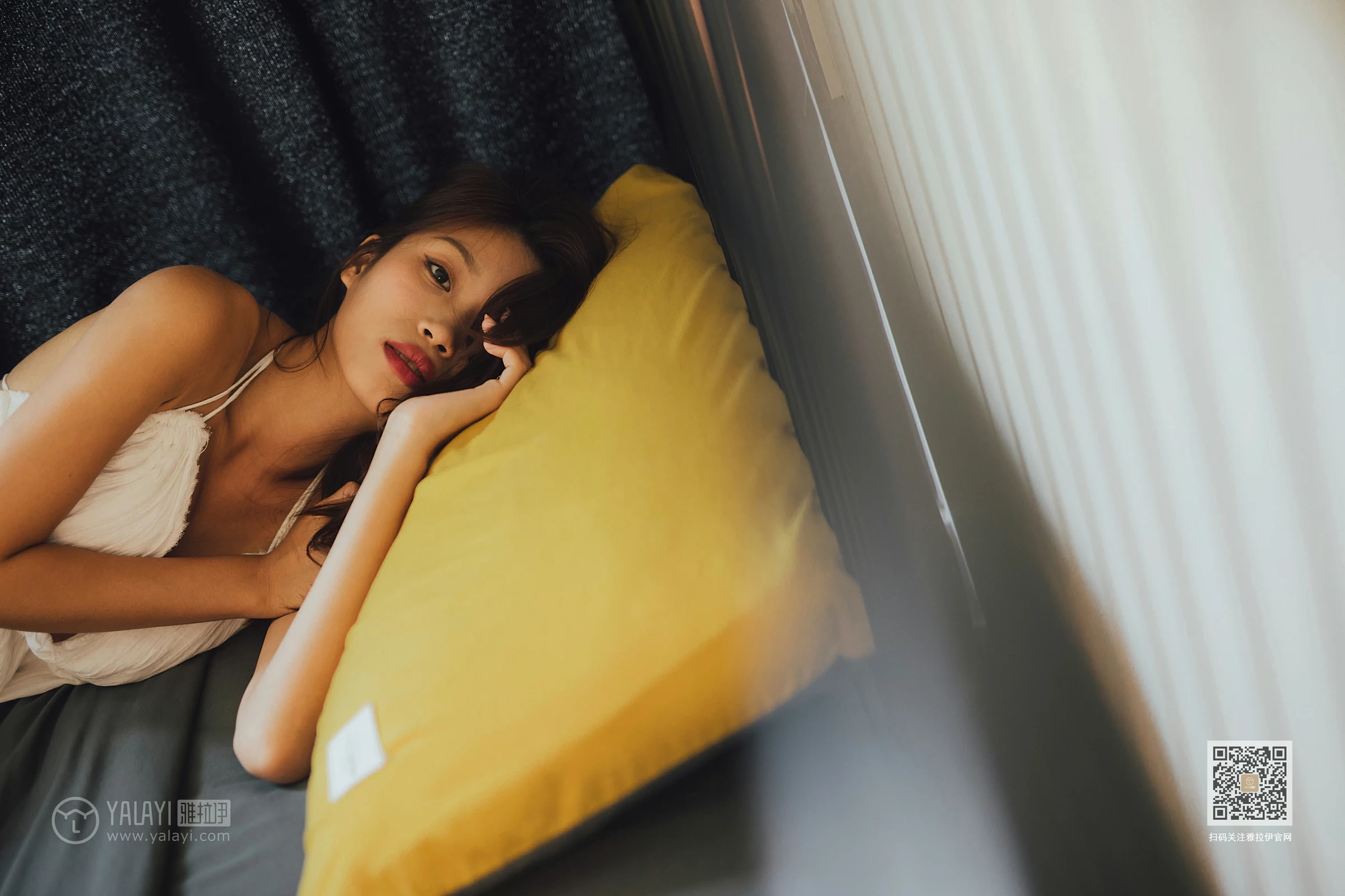 [YALAYI雅拉伊]Vol.523 薄纱雾绕 静初 白色透视吊带睡衣裙性感私房写真集第10张