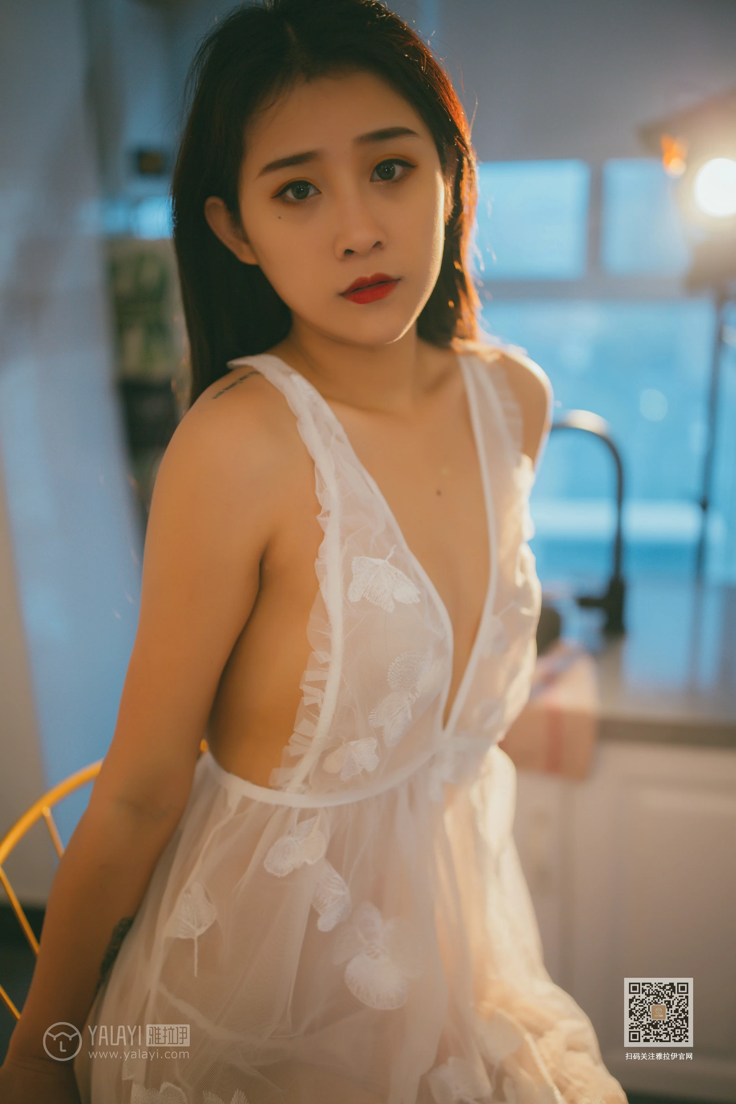 [YALAYI雅拉伊]Vol.526 焦糖玛奇朵 素素 白色透视睡衣裙加情趣内衣性感私房写真集第15张