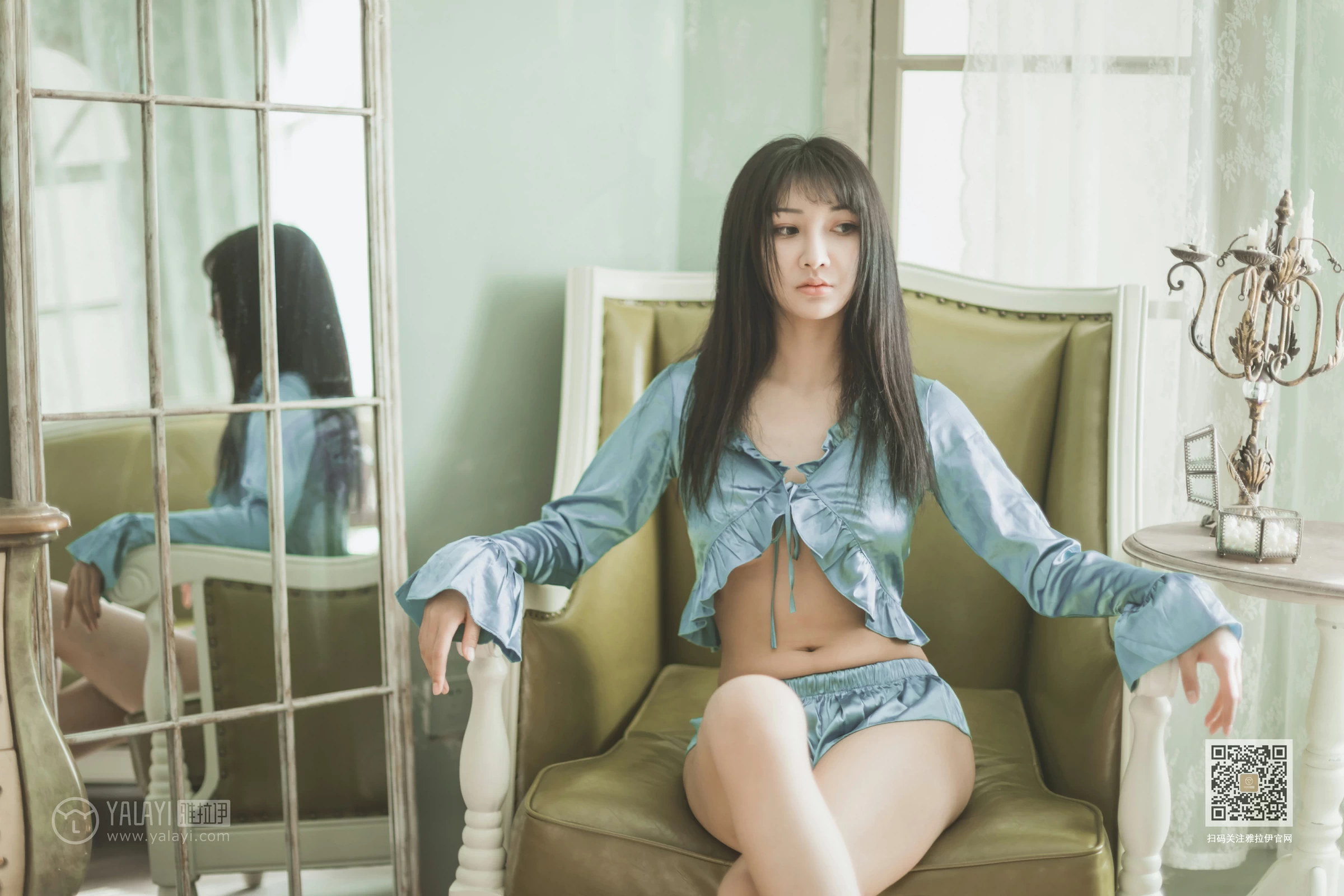 [YALAYI雅拉伊]Vol.527 坐我身边 韩熙 银色高腰上衣加情趣短裙性感私房写真集第9张
