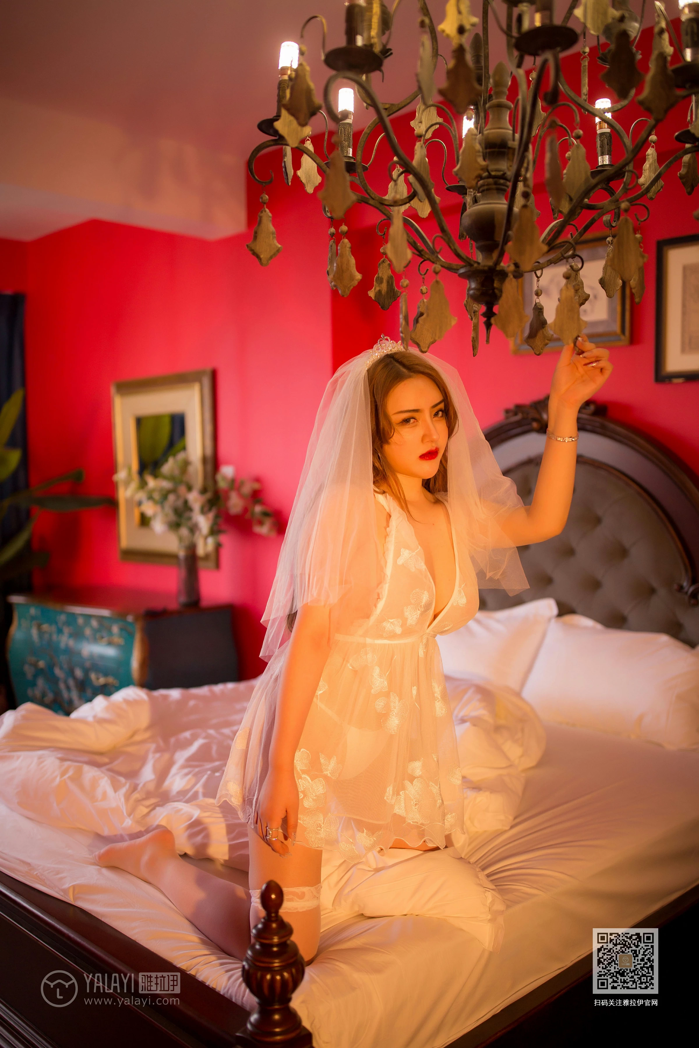 [YALAYI雅拉伊]Vol.555 专属新娘 芸夕 透视情趣婚纱加白色丝袜美腿玉足性感私房写真集第6张