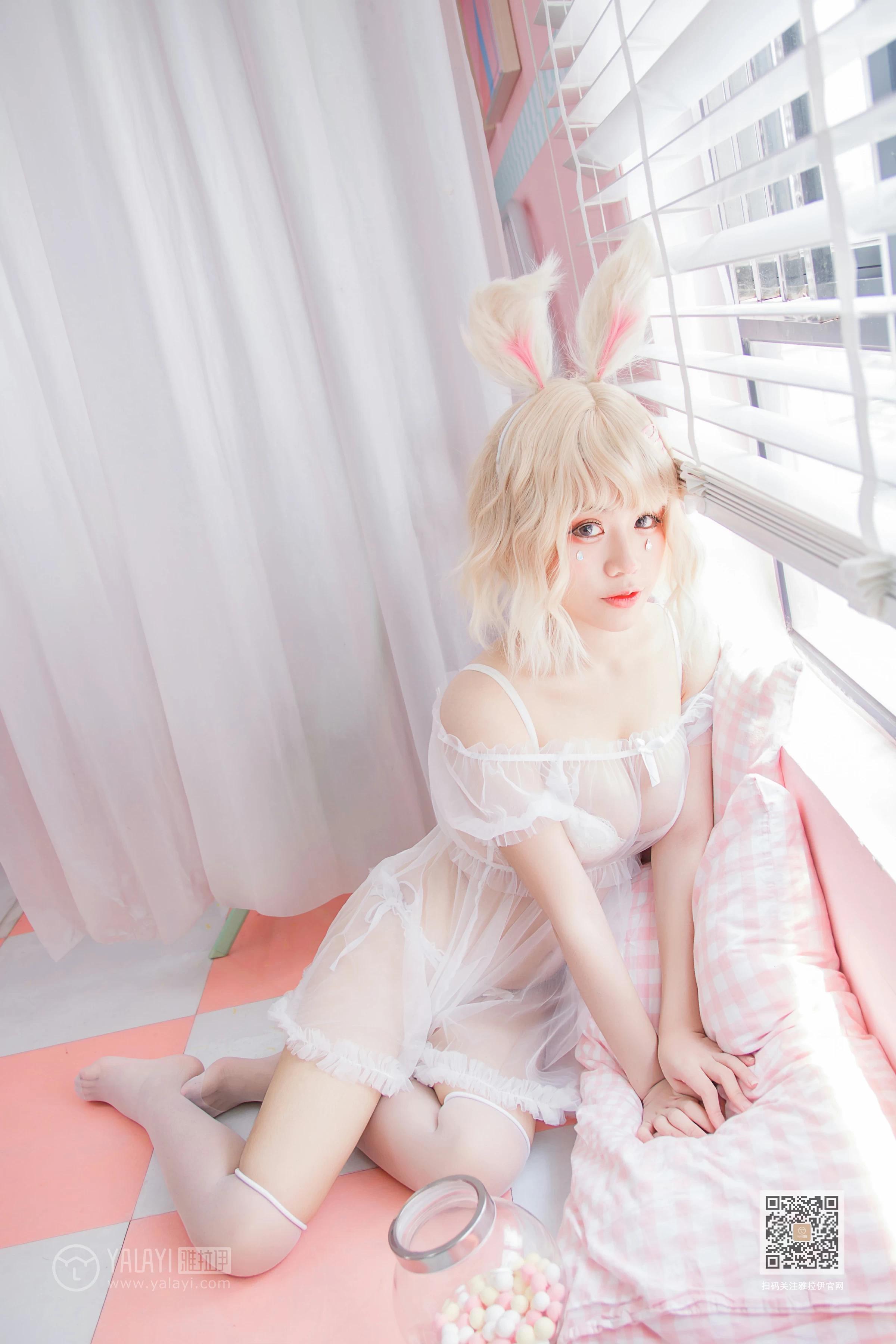 [YALAYI雅拉伊]Vol.557 阿狸的糖果罐 安安 透视情趣制服内衣加白色丝袜美腿玉足性感私房写真集第7张