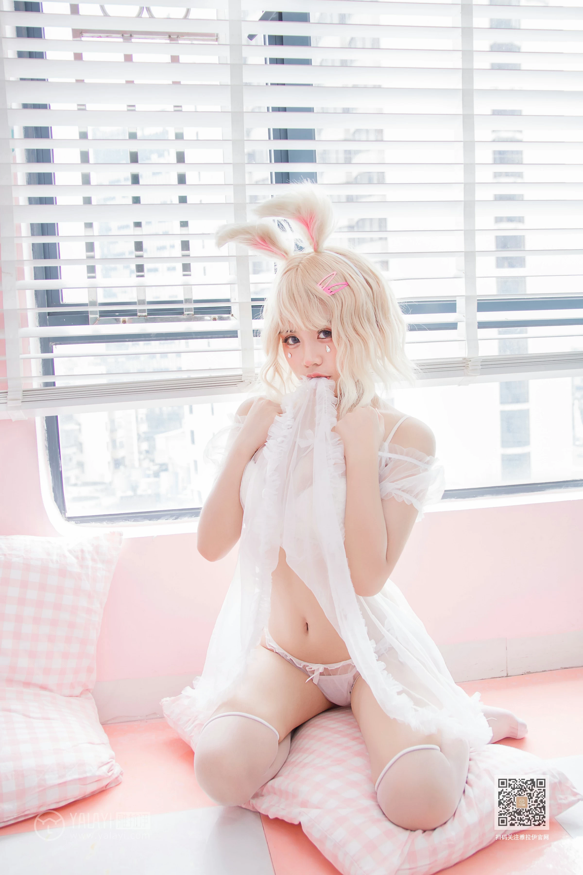 [YALAYI雅拉伊]Vol.557 阿狸的糖果罐 安安 透视情趣制服内衣加白色丝袜美腿玉足性感私房写真集第11张