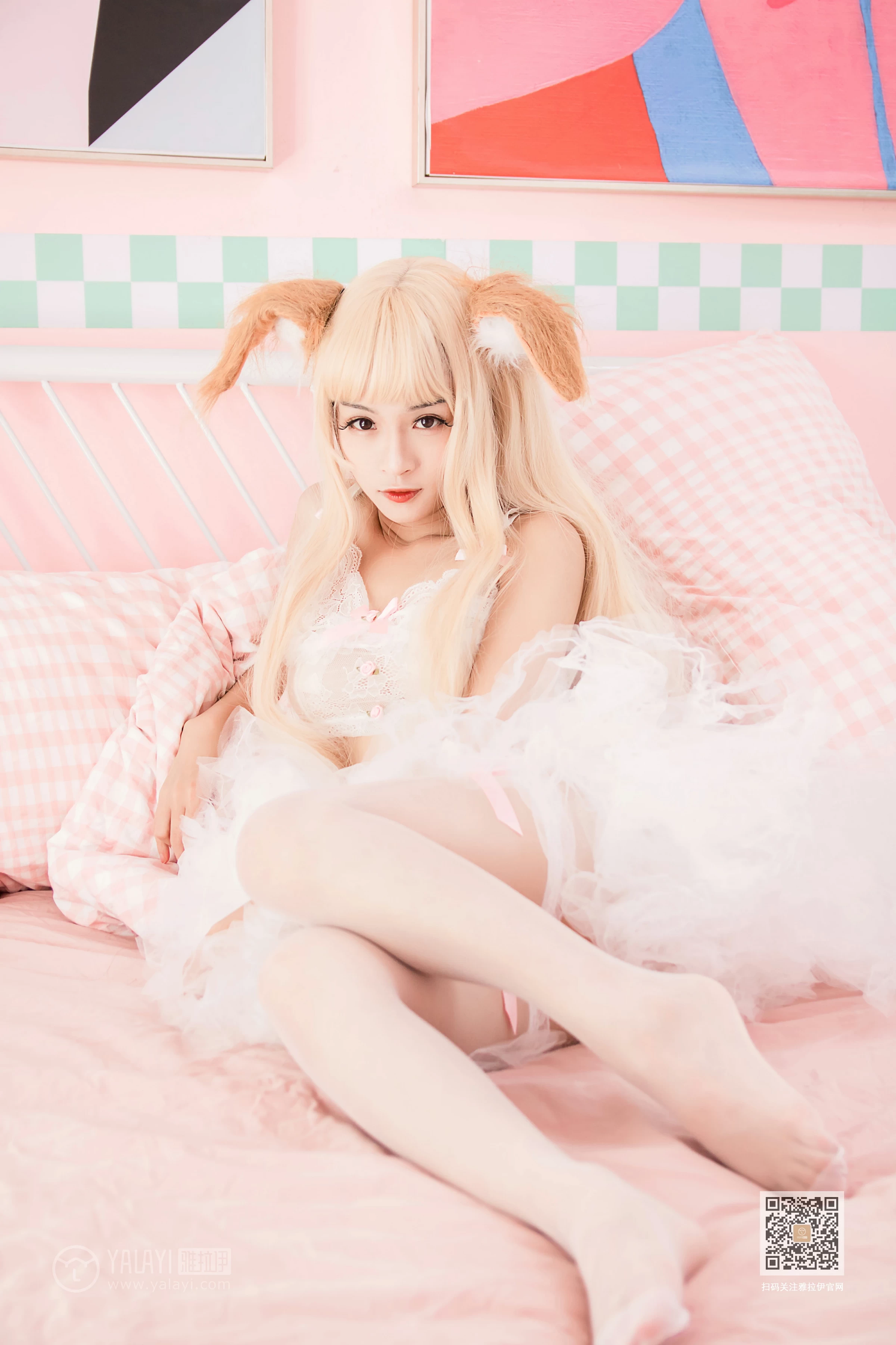 [YALAYI雅拉伊]Vol.562 二代妖精 艾丽 粉色透视情趣内衣加粉色丝袜美腿性感私房写真集第8张