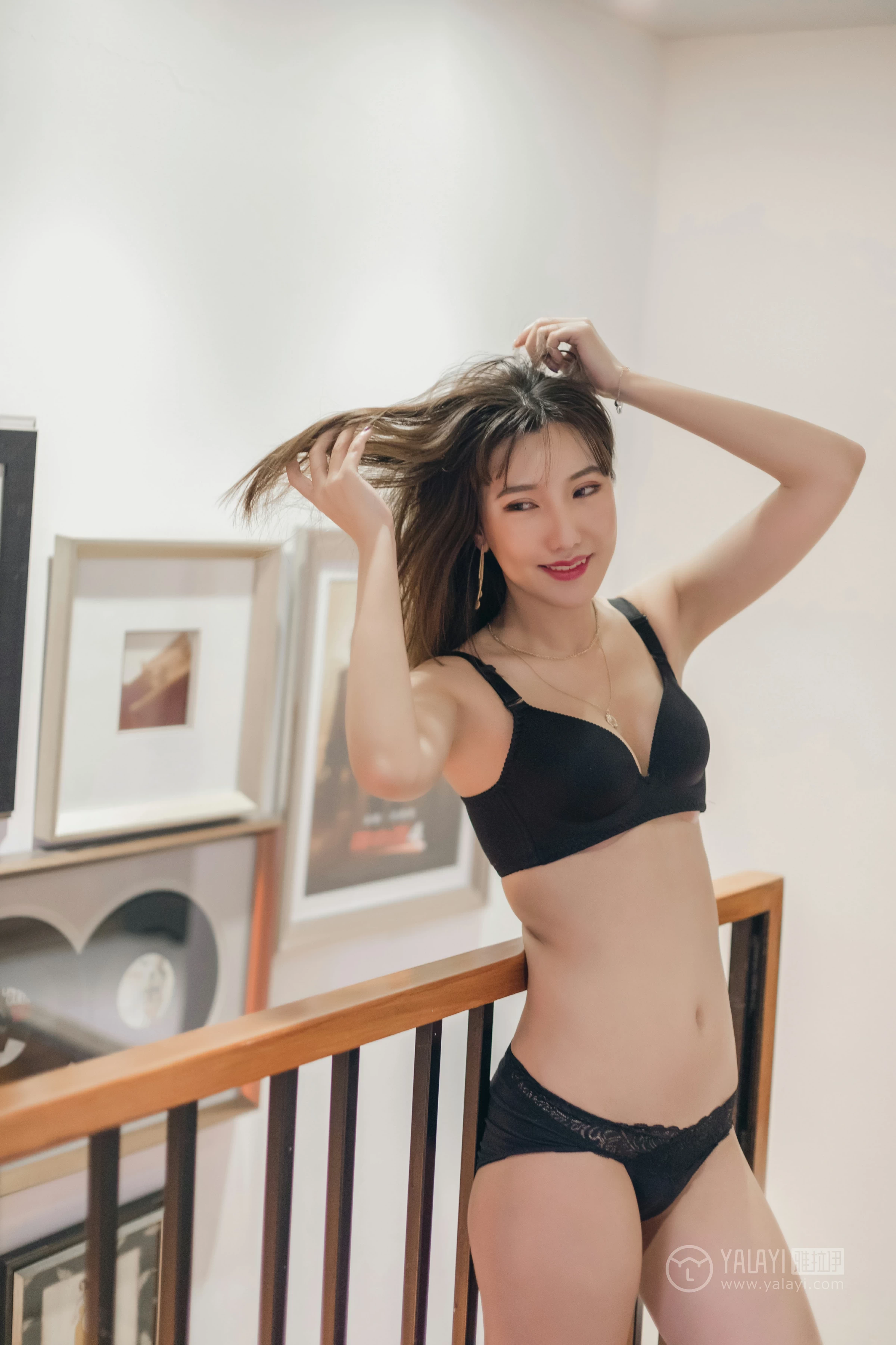[YALAYI雅拉伊]NO.296 婷婷袅袅 沈美美 黑色性感内衣居家私房写真集第13张