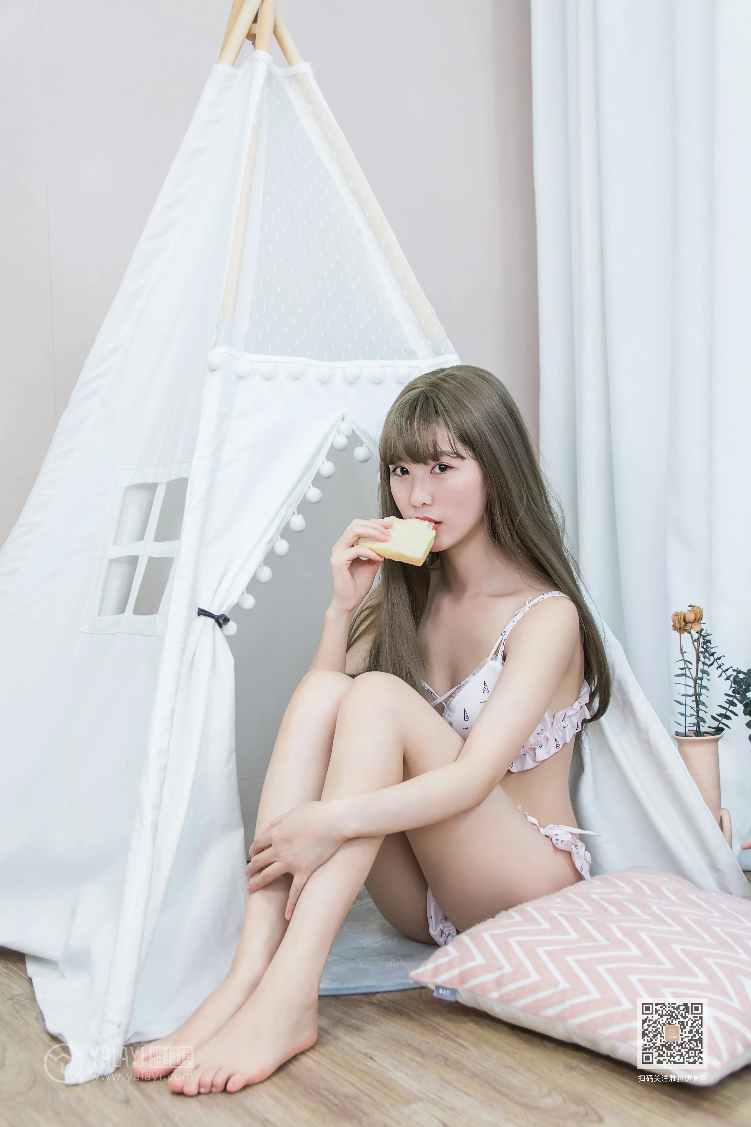 [YALAYI雅拉伊]Vol.584 粉红猪小妹 宁馨儿 性感内衣居家私房写真集第7张