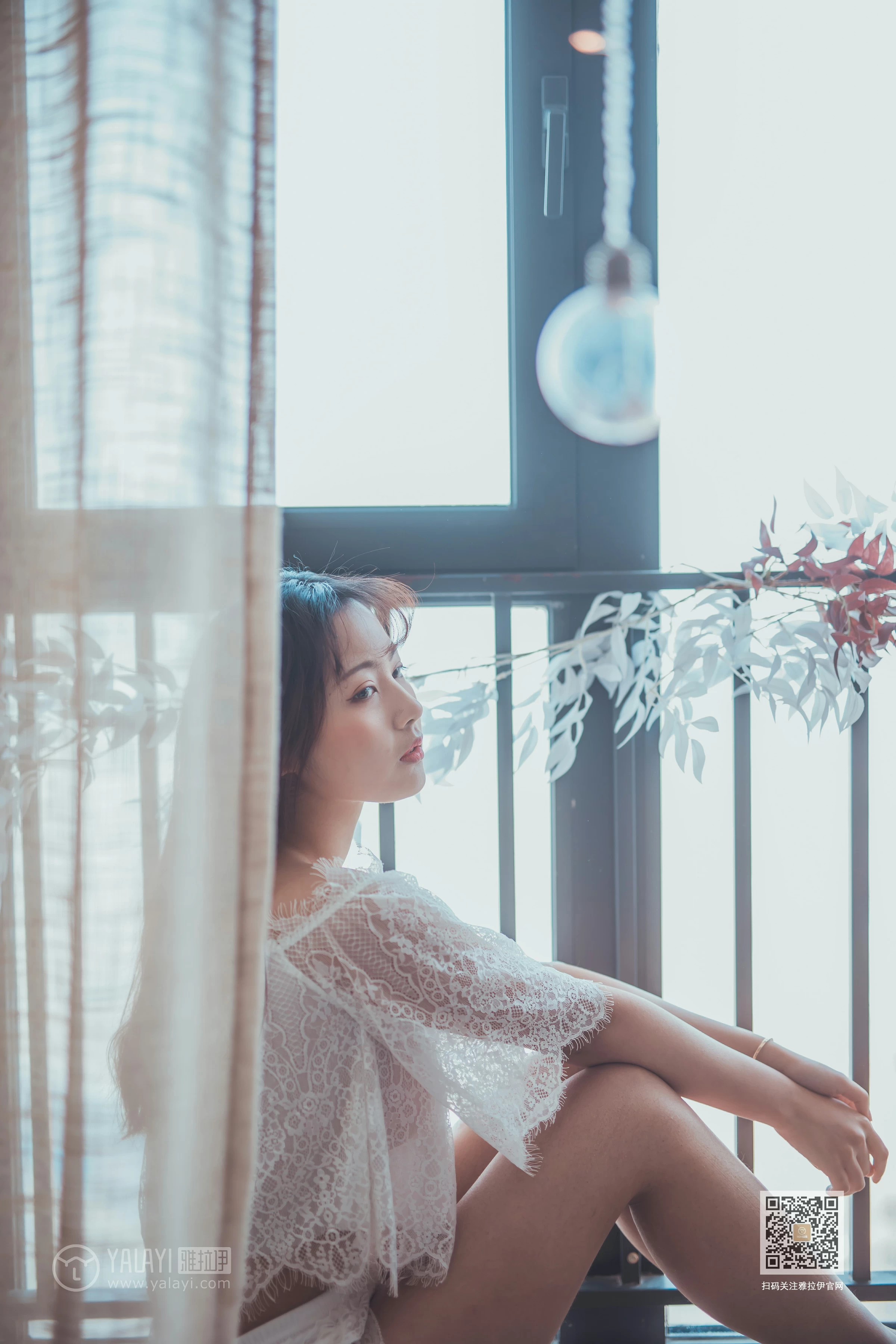 [YALAYI雅拉伊]Vol.588 清水有毒 唐芯 白色透视镂空上衣加短裤性感私房写真集第1张