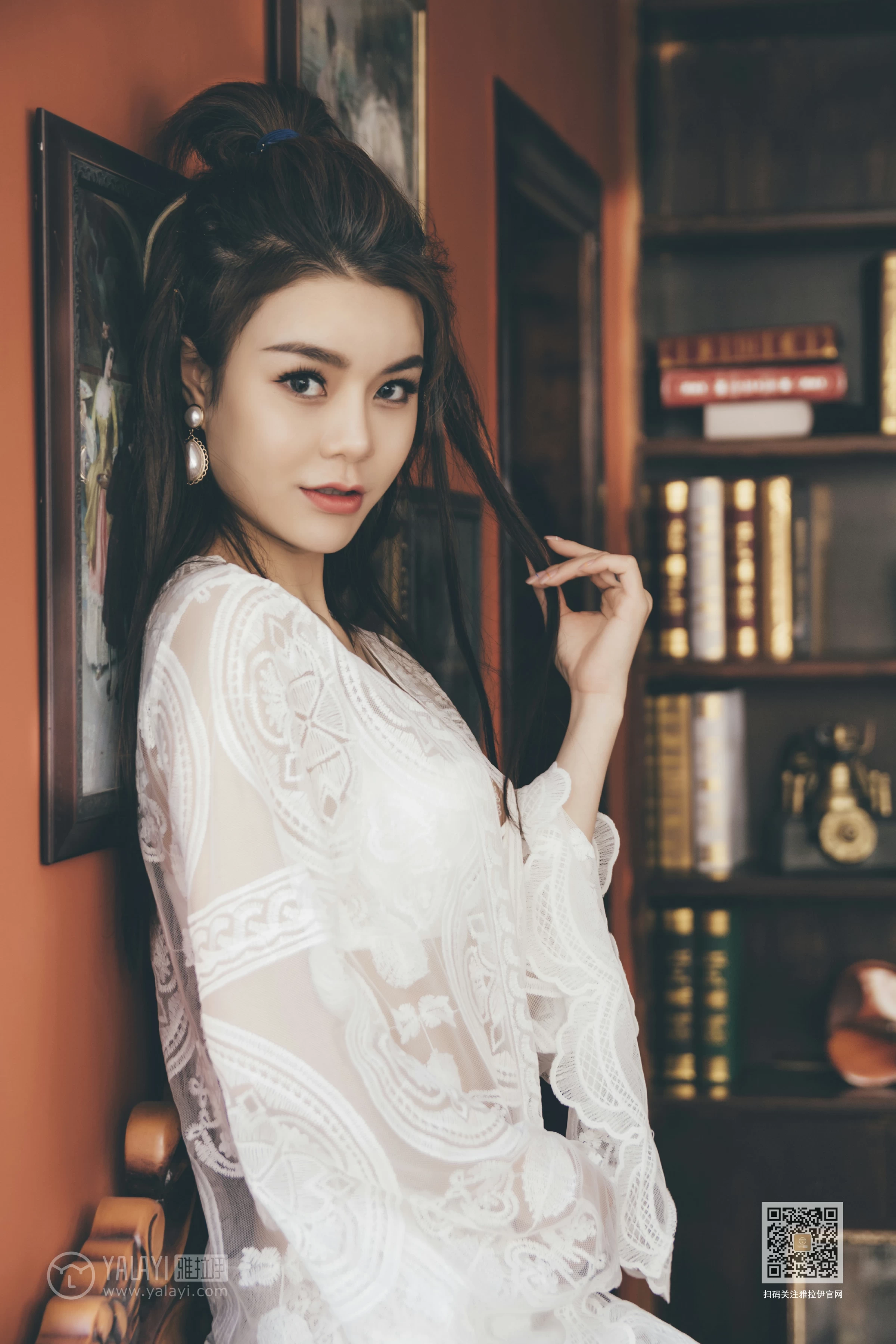 [YALAYI雅拉伊]Vol.594 第一次拍写真 蓉蓉 白色镂空睡衣加白色蕾丝内衣性感私房写真集第12张