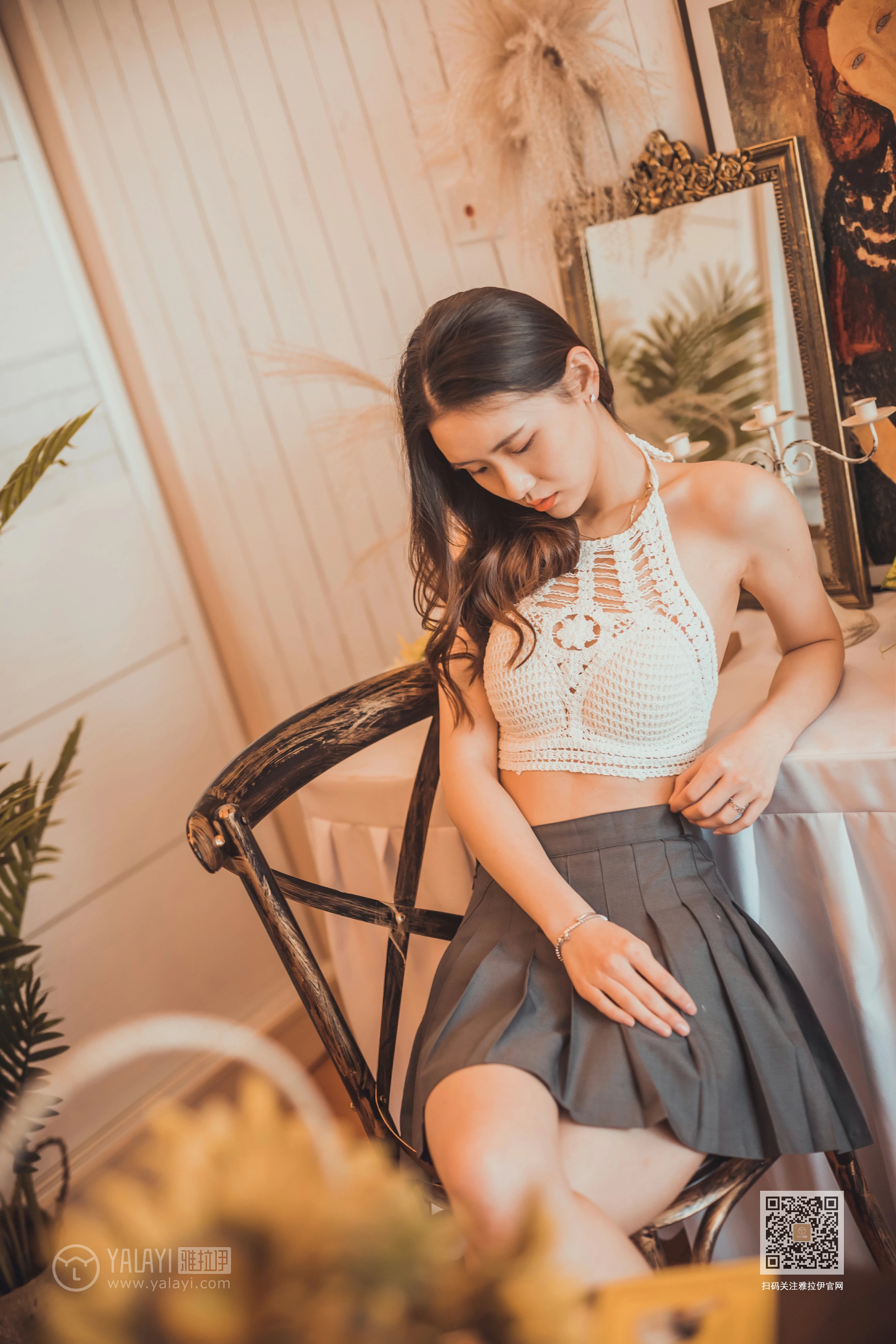 [YALAYI雅拉伊]NO.614 《我们约会吧》 尹梦 白色镂空内衣加灰色短裙性感私房写真集第3张