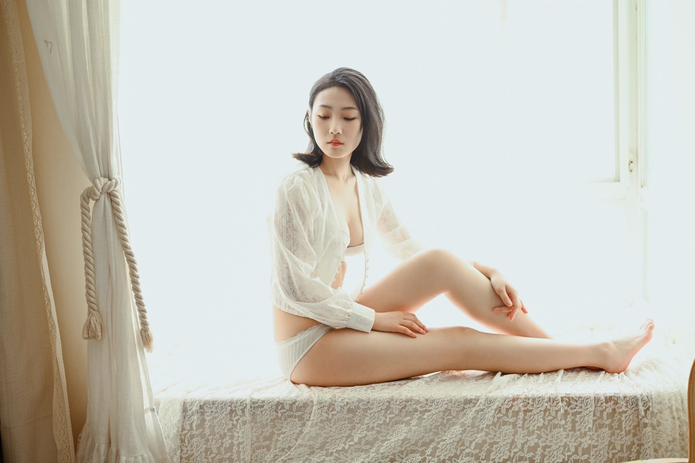 [YALAYI雅拉伊]NO.615 《闺中处子》 沈伊 白色透视镂空衬衫加内衣性感私房写真集第1张