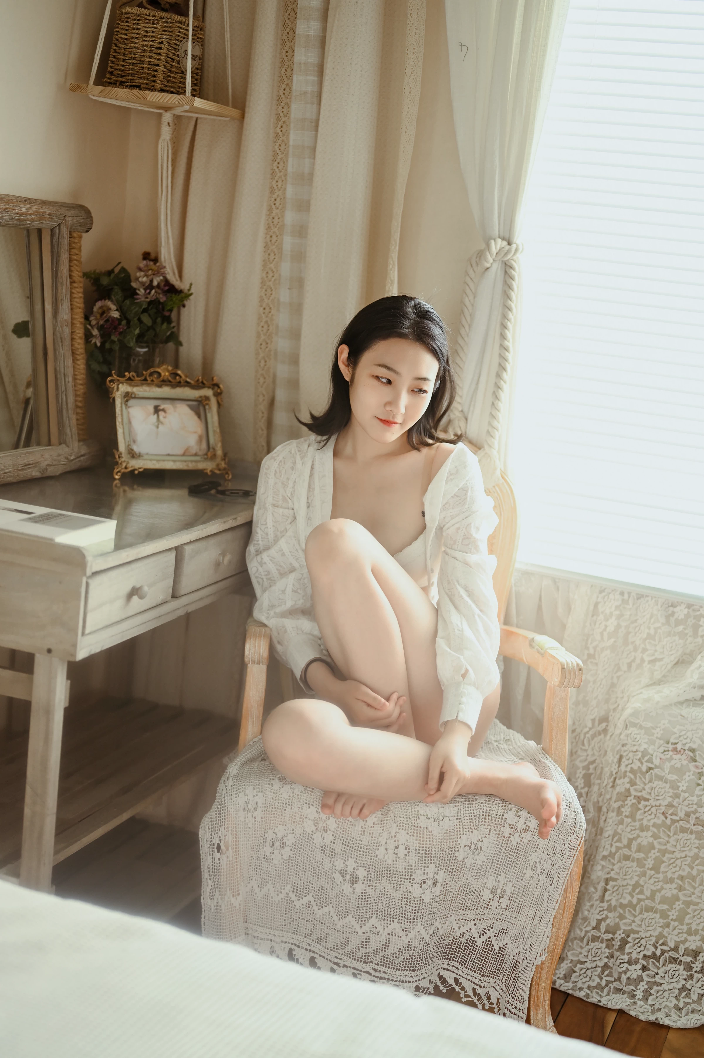 [YALAYI雅拉伊]NO.615 《闺中处子》 沈伊 白色透视镂空衬衫加内衣性感私房写真集第16张