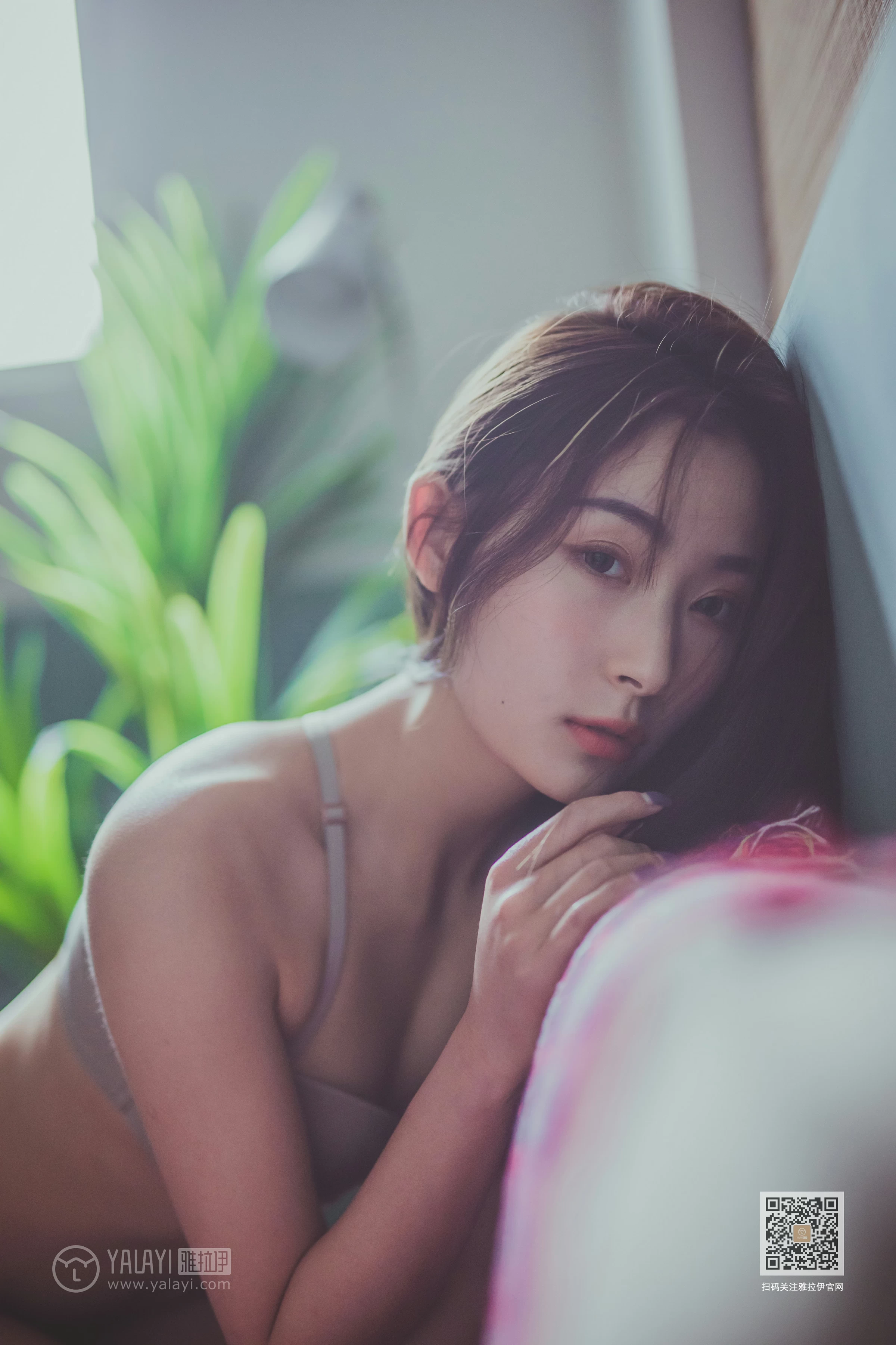 [YALAYI雅拉伊]NO.626 《满眼是你》 海棠 米色性感内衣居家私房写真集第11张