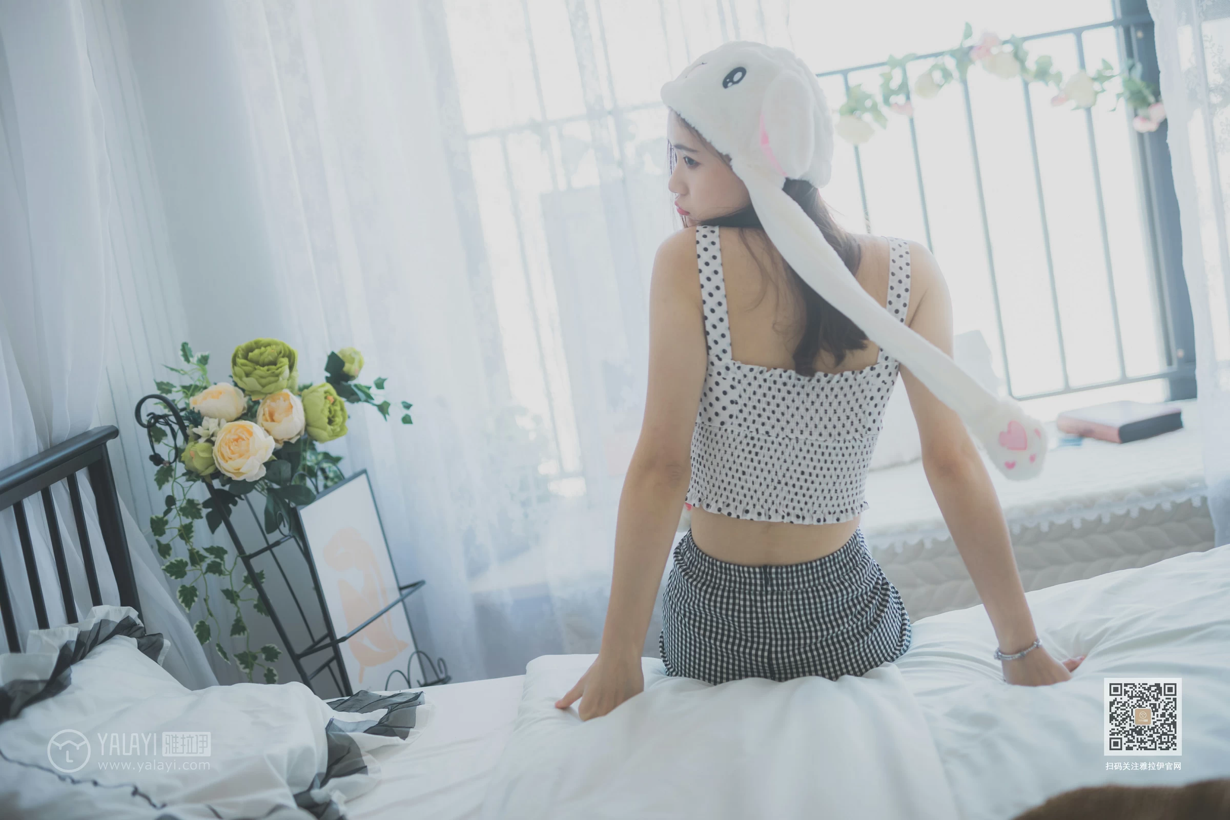 [YALAYI雅拉伊]NO.632 《淘气女友》 尹梦 白色小背心加斑点短裙清纯可爱私房写真集第10张