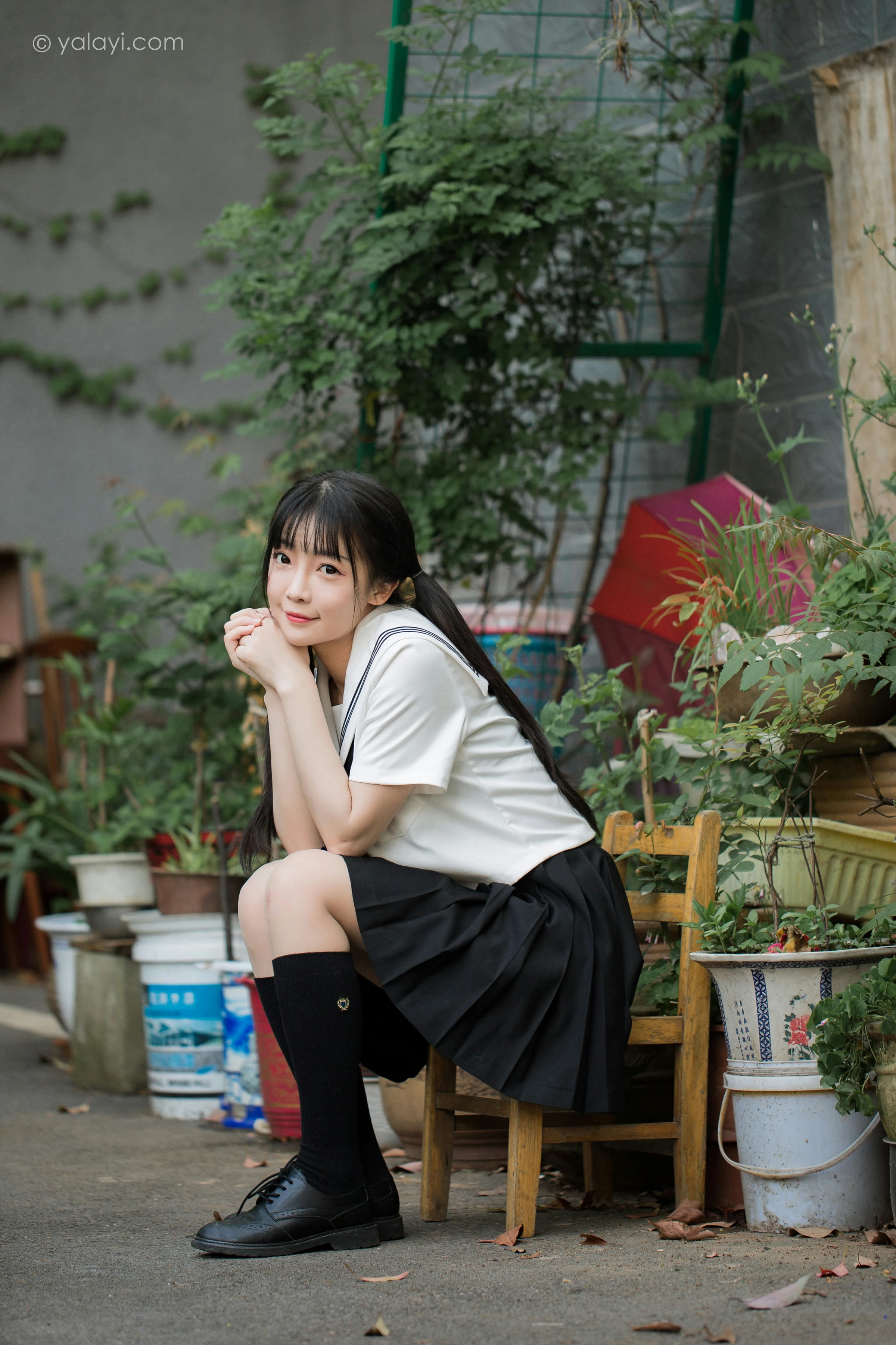 [YALAYI雅拉伊]NO.671 《放学一起走》 妙妙 JK水手制服与短裙加黑丝美腿写真第13张