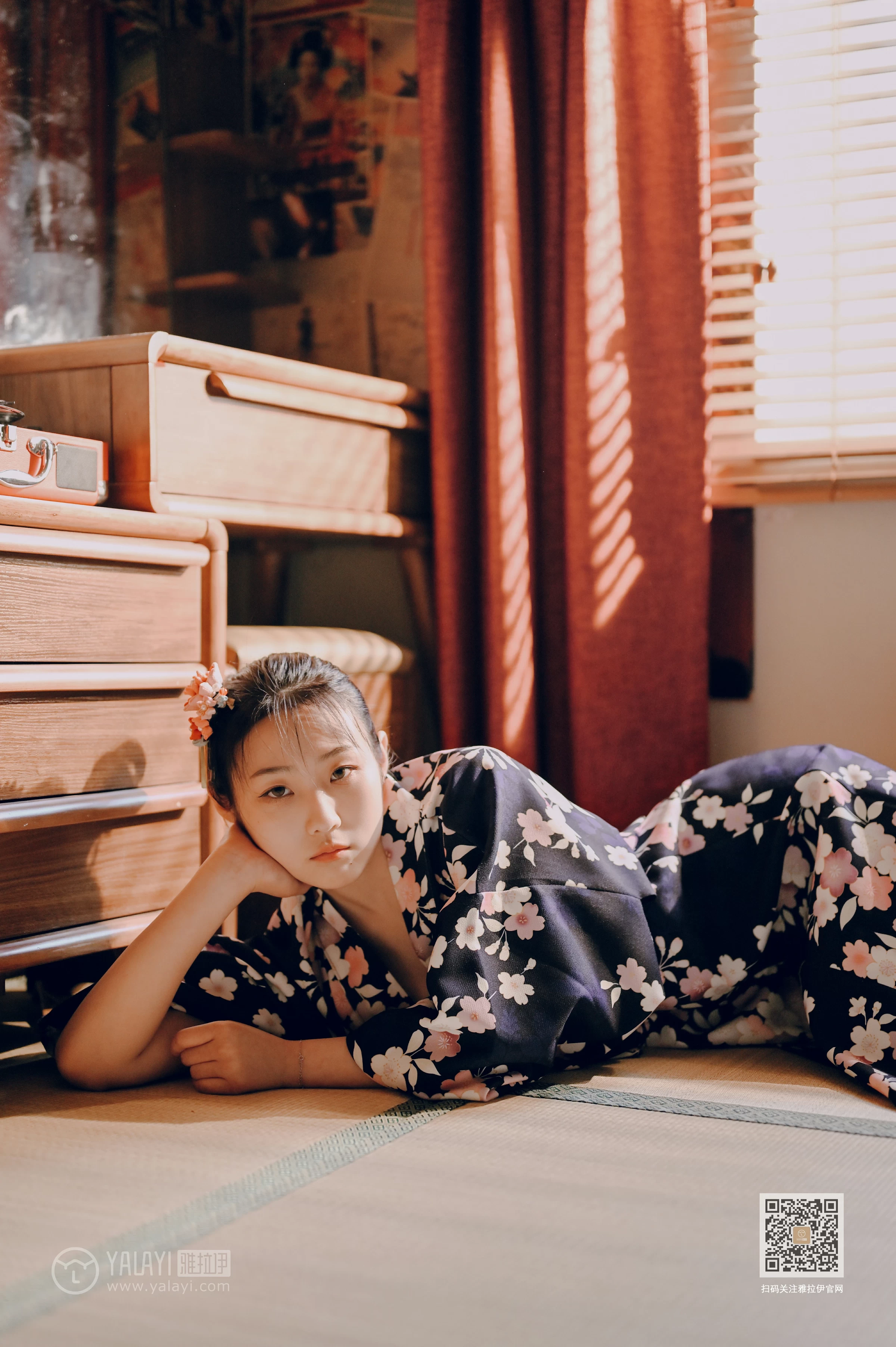 [YALAYI雅拉伊]NO.635 《和服少女》 沈伊 黑色和服加白色蕾丝内衣性感私房写真集第17张