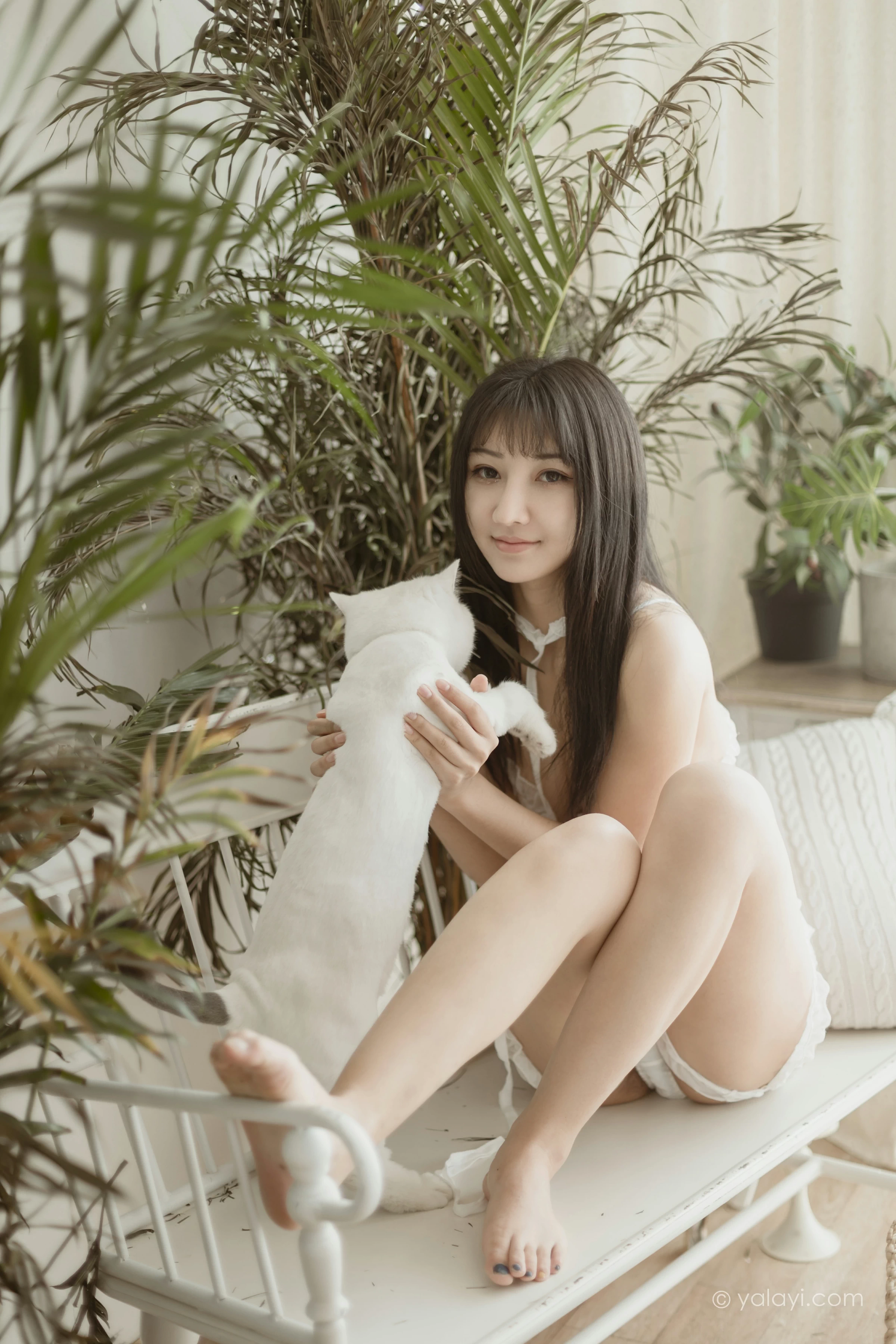 [YALAYI雅拉伊]NO.704 《猫娘》 韩熙 白色情趣内衣性感私房写真集第12张