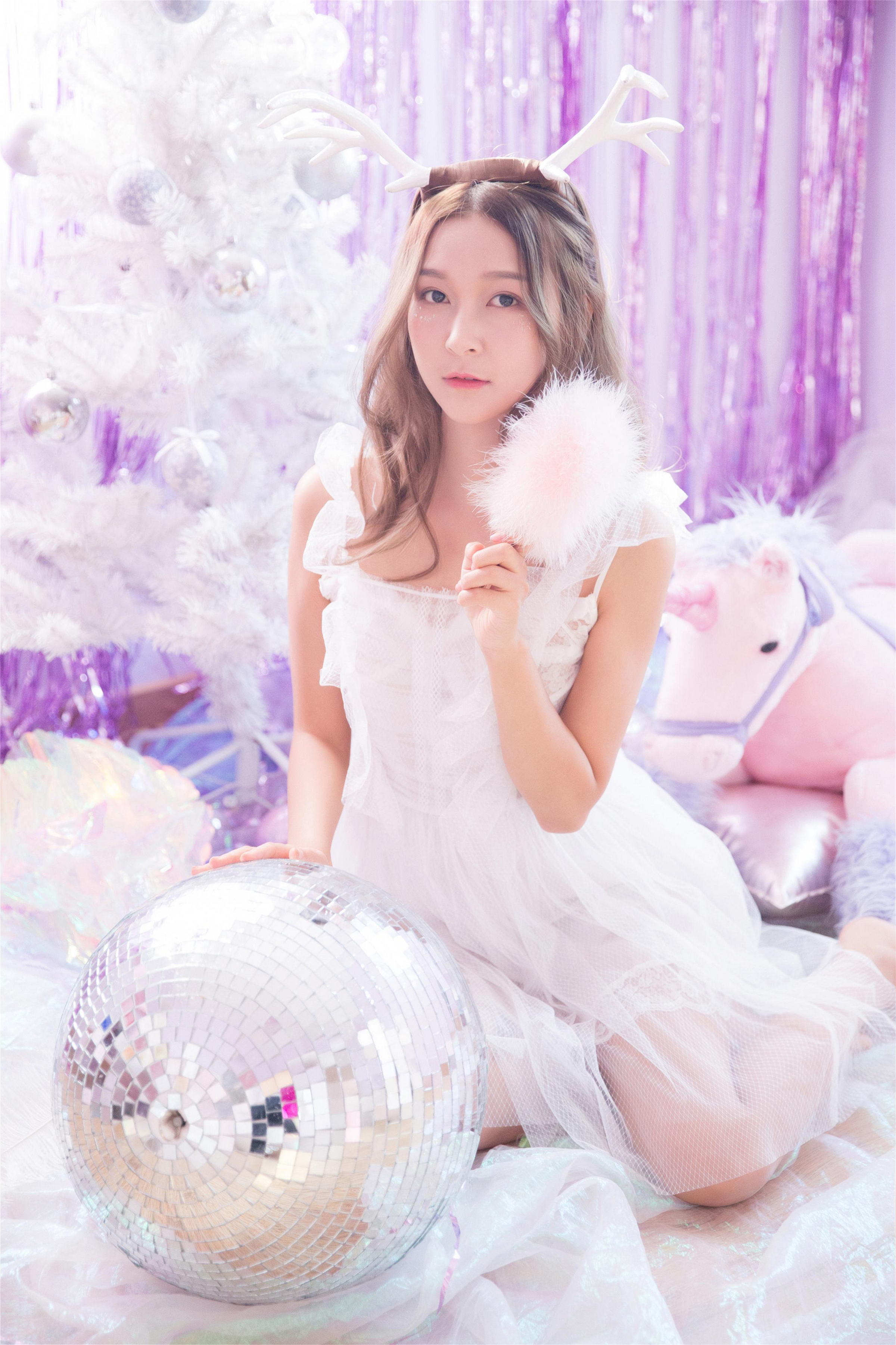 [YALAYI雅拉伊]2022.08.02 天上仙子 白色透视公主裙加白色塑身内衣性感私房写真集第2张