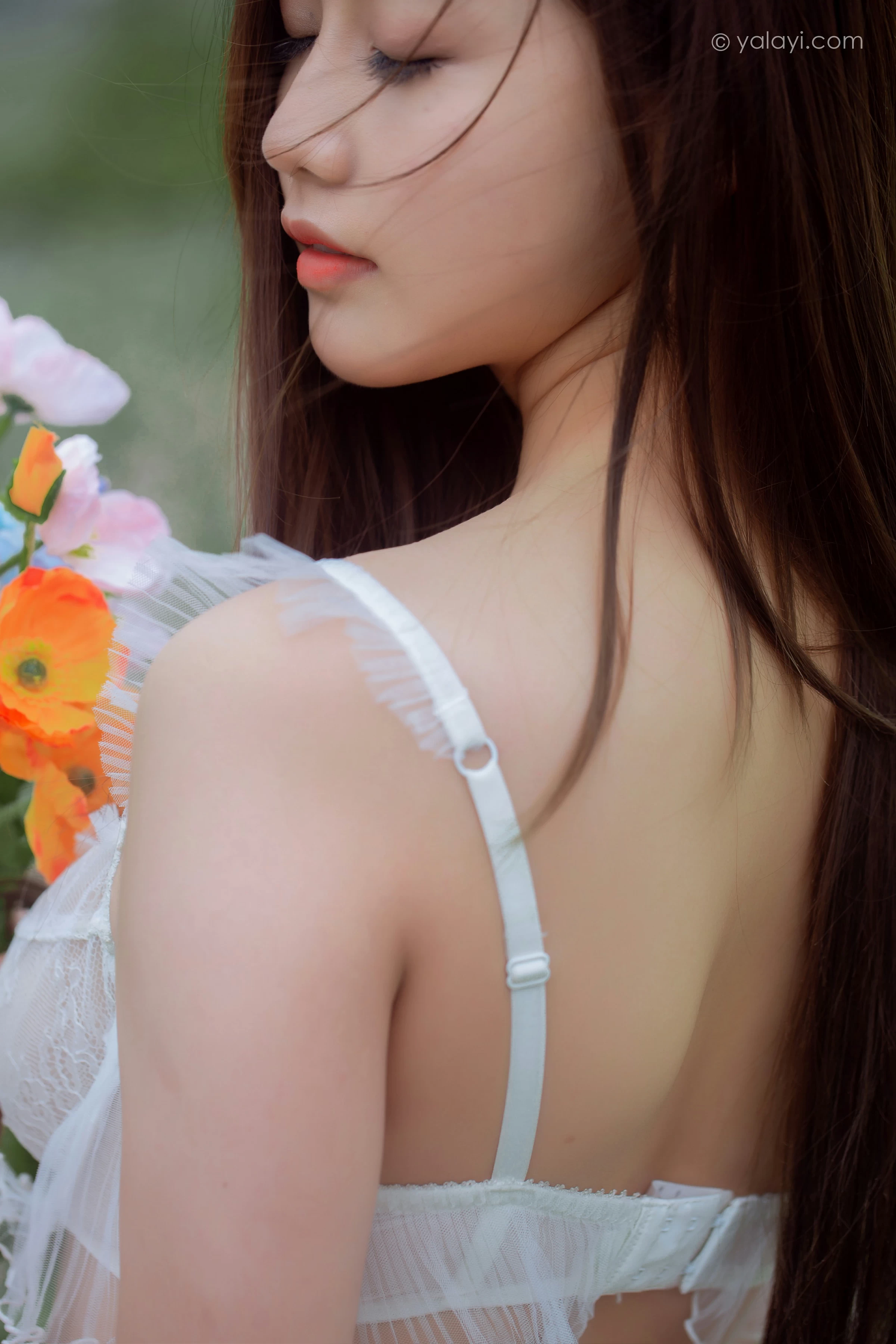 [YALAYI雅拉伊]NO.726 《找自己》 徐徐 白色抹胸蕾丝连衣裙加透视情趣内衣性感私房写真集第9张