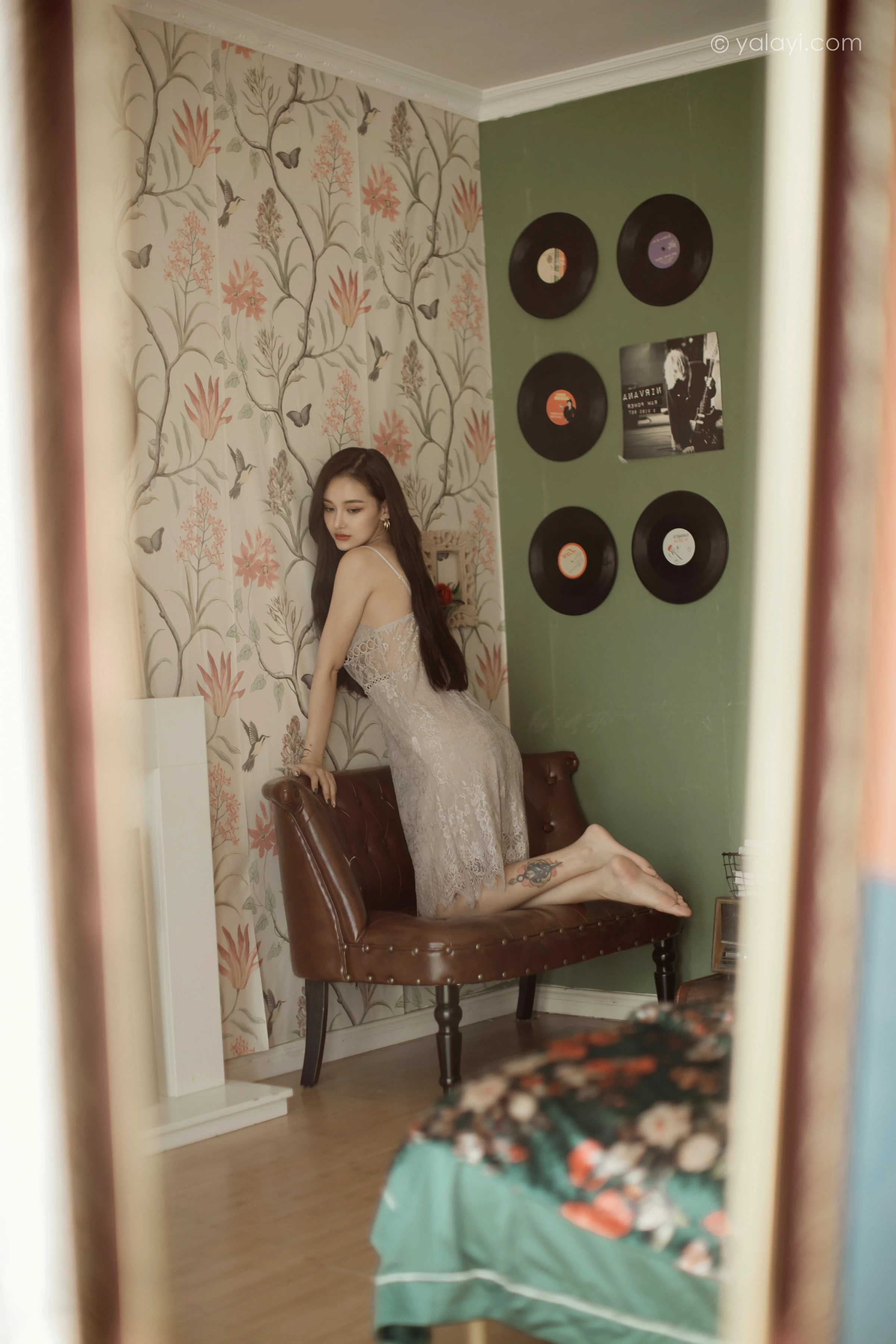 [YALAYI雅拉伊]NO.665 《无问》 刘子炀 白色透视蕾丝连衣裙性感私房写真集第8张