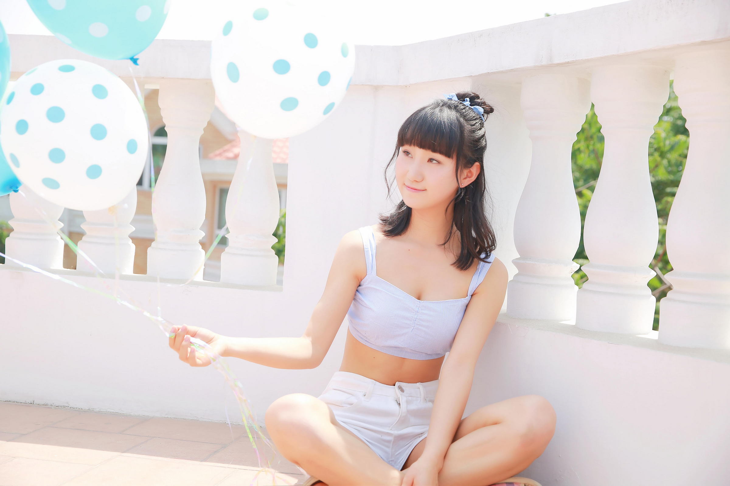 [YALAYI雅拉伊]2022.06.28 青春时光 阳光少女 白色短裤加小背心与粉色吊带蕾丝舞蹈裙清纯写真集第4张