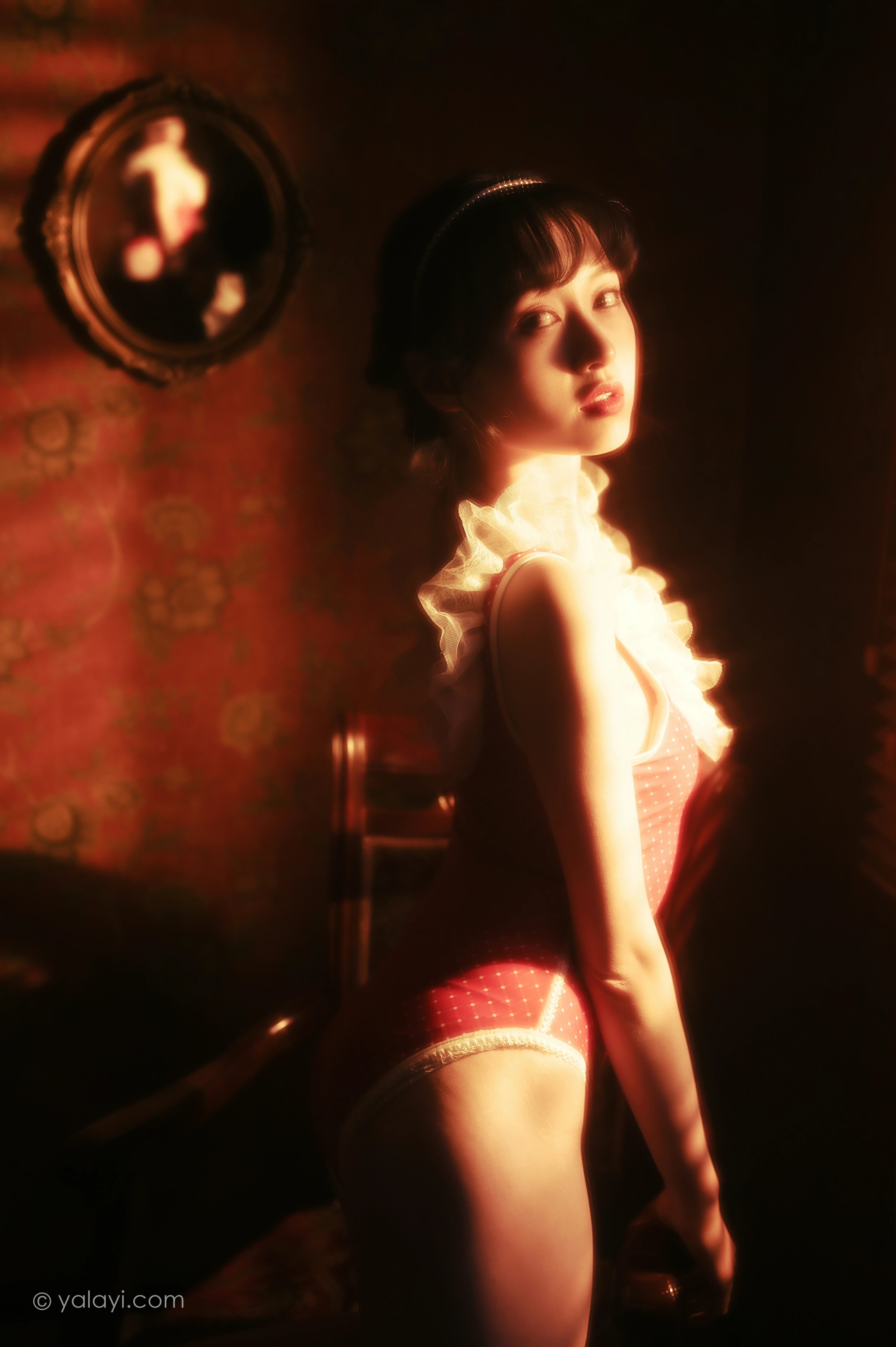 [YALAYI雅拉伊]NO.787 红颜旧梦 京京 红色紧身连体内衣性感私房写真集第2张