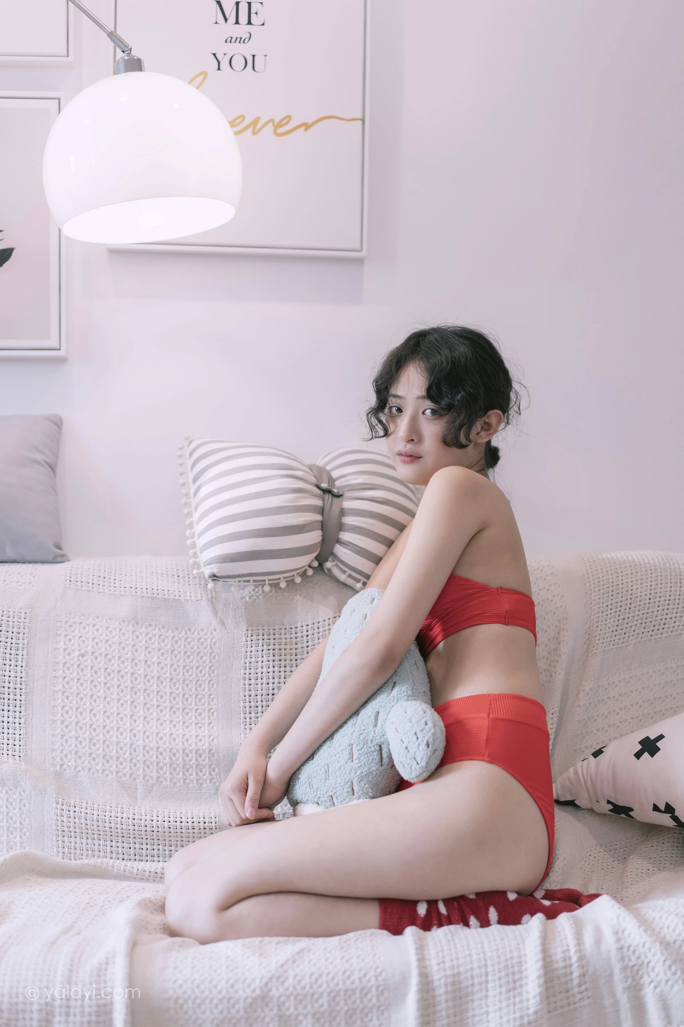 [YALAYI雅拉伊]NO.666 《太委屈》 西子 红色内衣居家私房写真集第4张