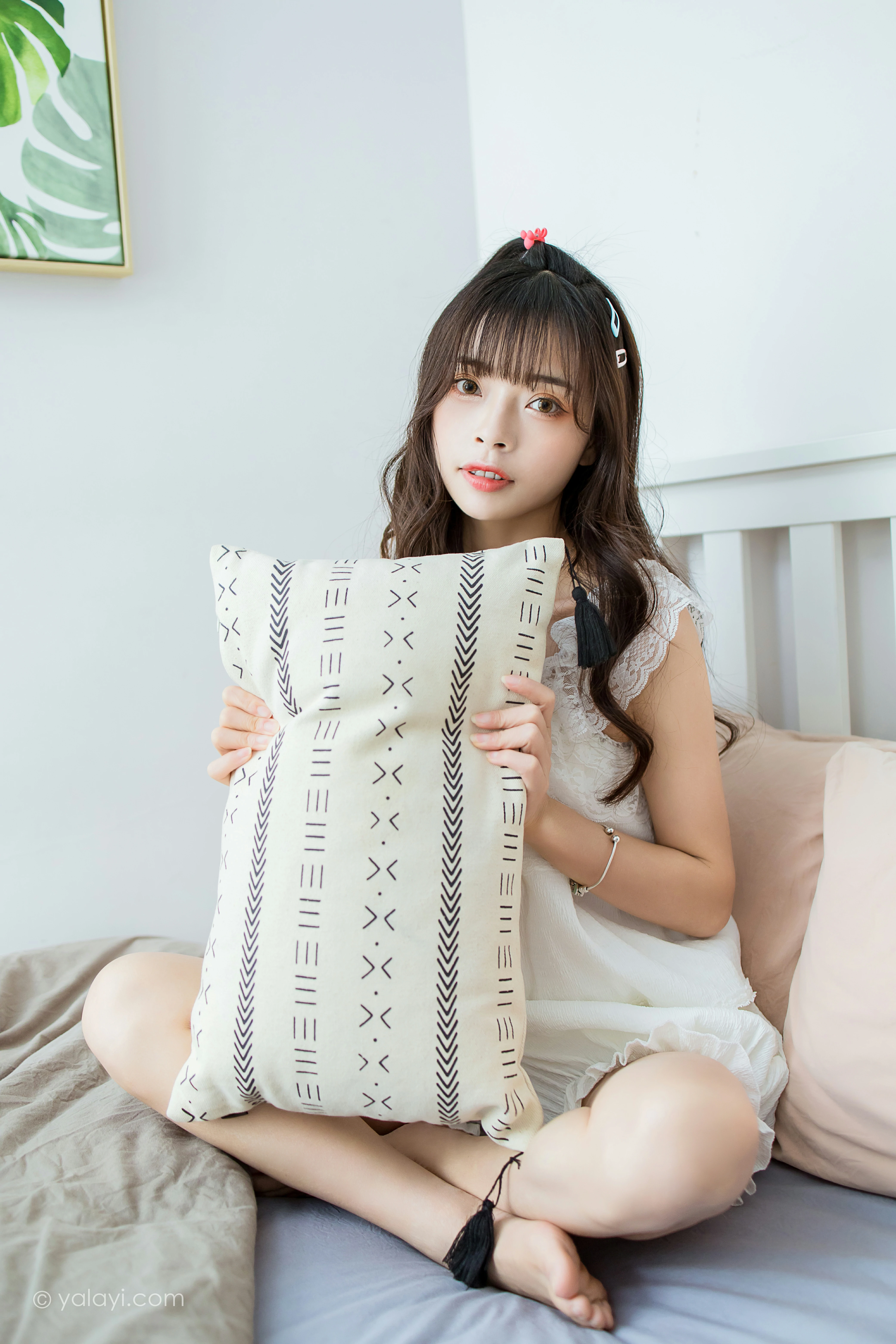 [YALAYI雅拉伊]NO.786 美好时光 程小蝶 白色蕾丝睡衣加短裤性感私房写真集第7张