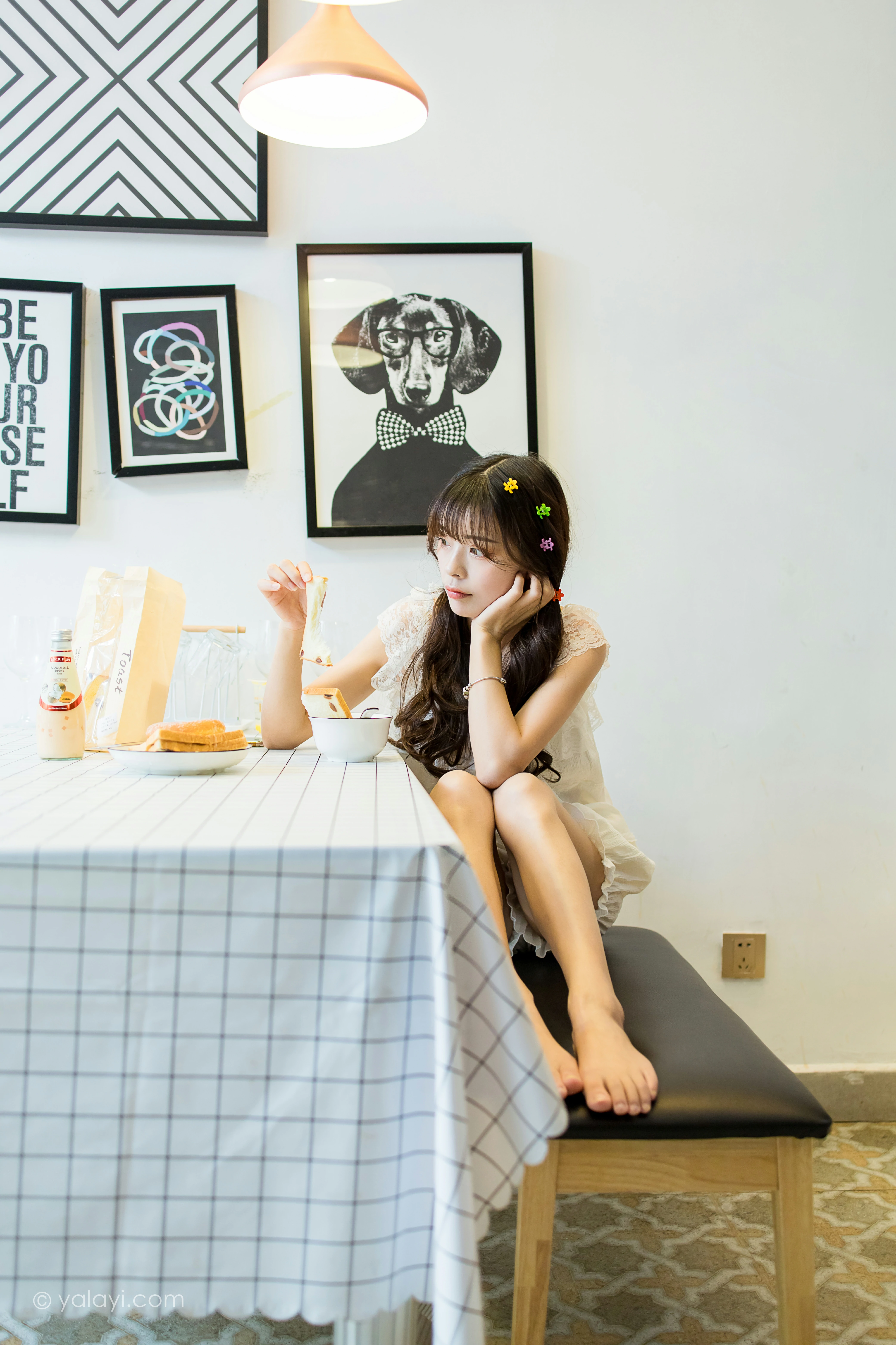 [YALAYI雅拉伊]NO.786 美好时光 程小蝶 白色蕾丝睡衣加短裤性感私房写真集第13张