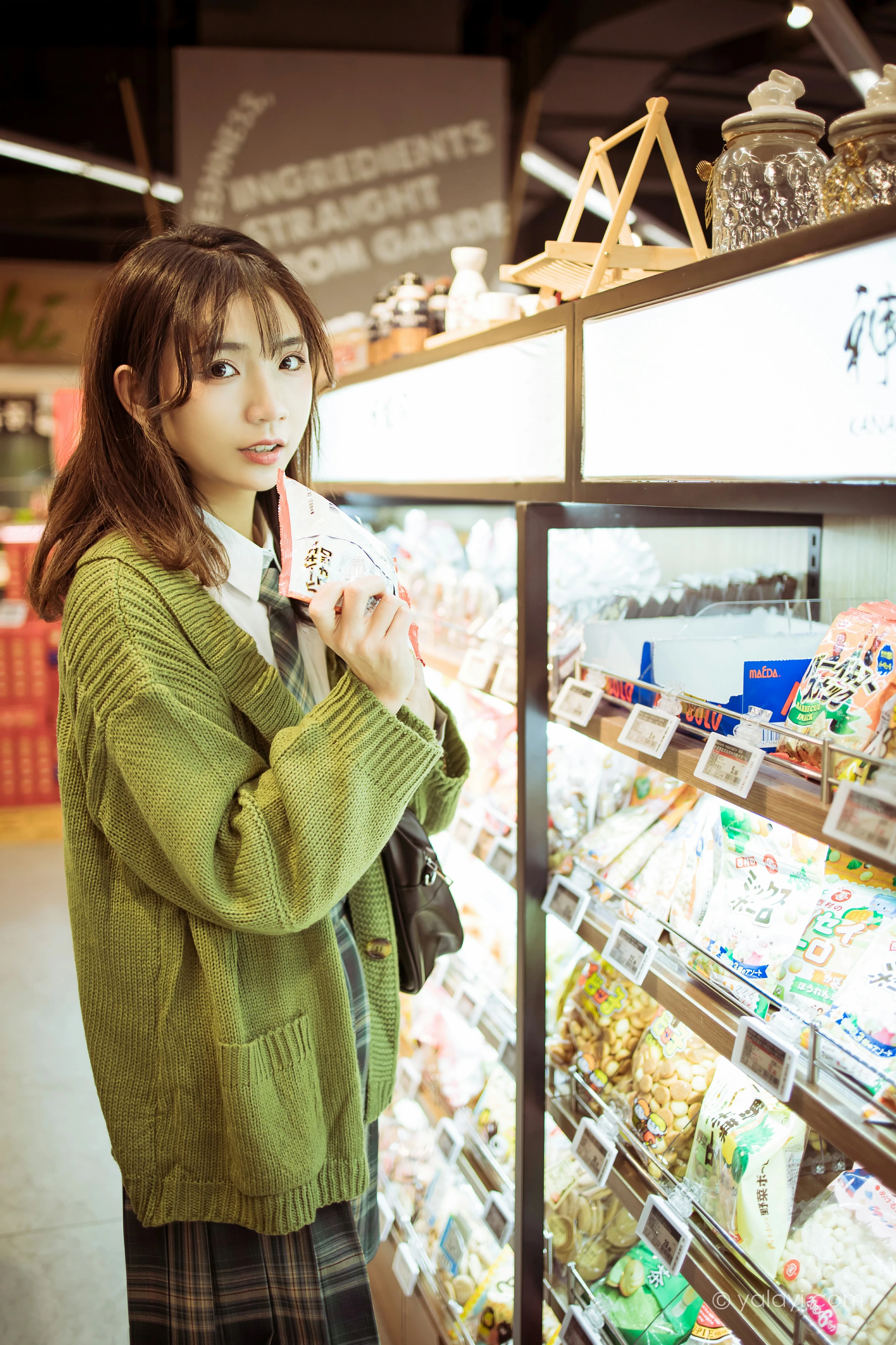 [YALAYI雅拉伊]NO.753 一起补习的日子 果果 连身外套与JK制服加格子短裙清纯写真集第13张