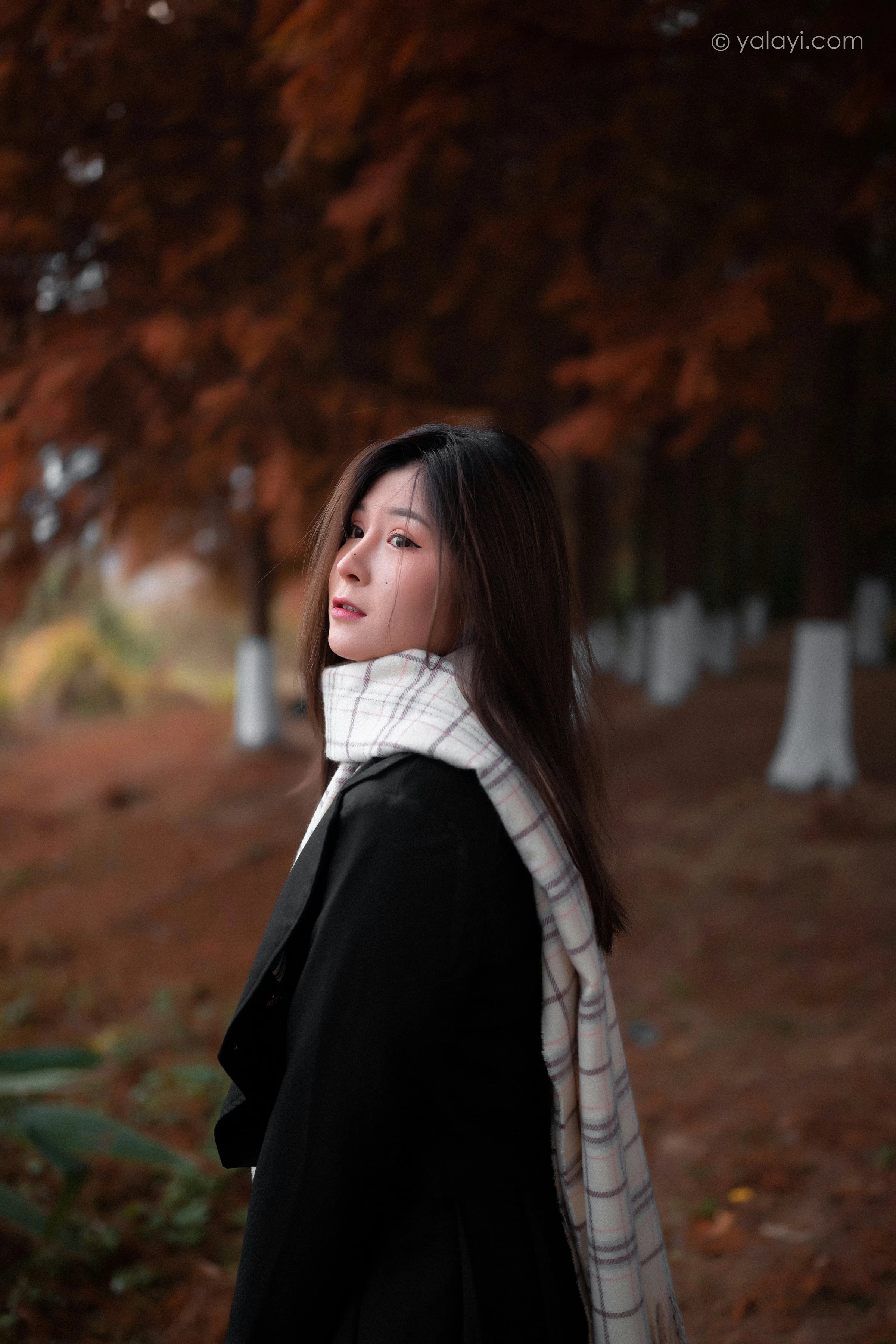 [YALAYI雅拉伊]NO.748 《冬恋》 梦涵 黑色JK制服与短裙加黑丝美腿清纯写真集第7张