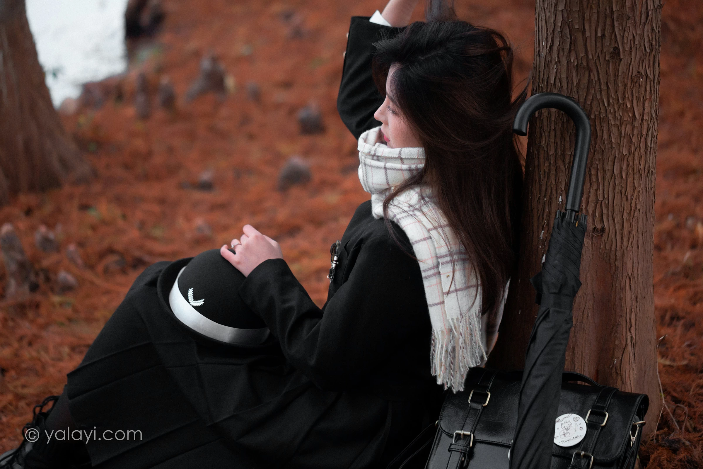 [YALAYI雅拉伊]NO.748 《冬恋》 梦涵 黑色JK制服与短裙加黑丝美腿清纯写真集第12张