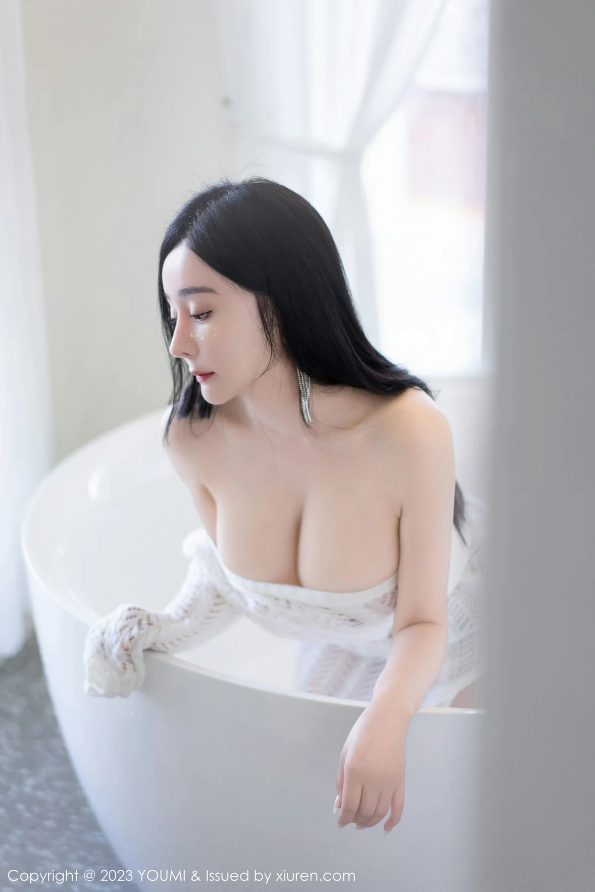  尤蜜荟 Vol.960 允爾 巨乳泳池拍摄性感写真 [70P]第15张