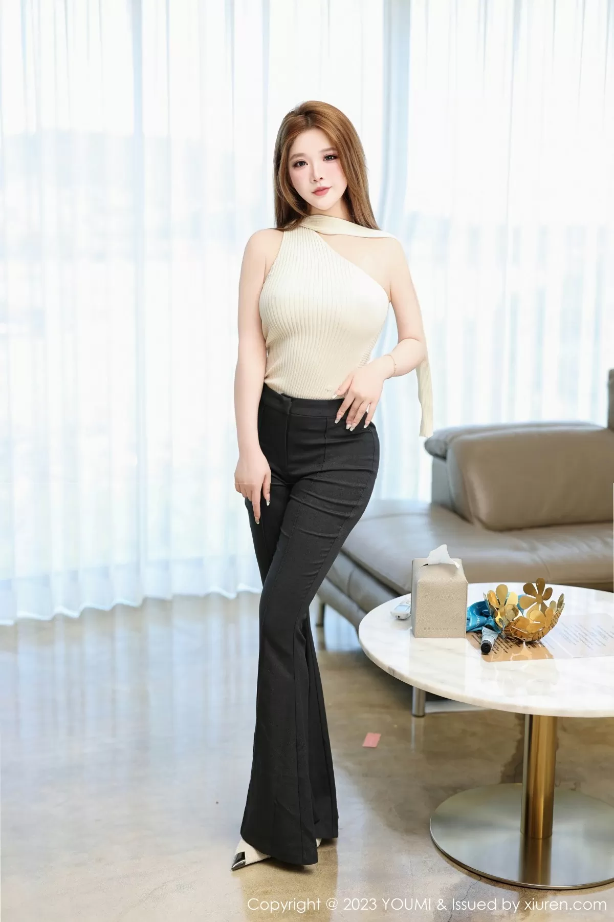  尤蜜荟 VOL.995 小海臀Rena [72P]第2张