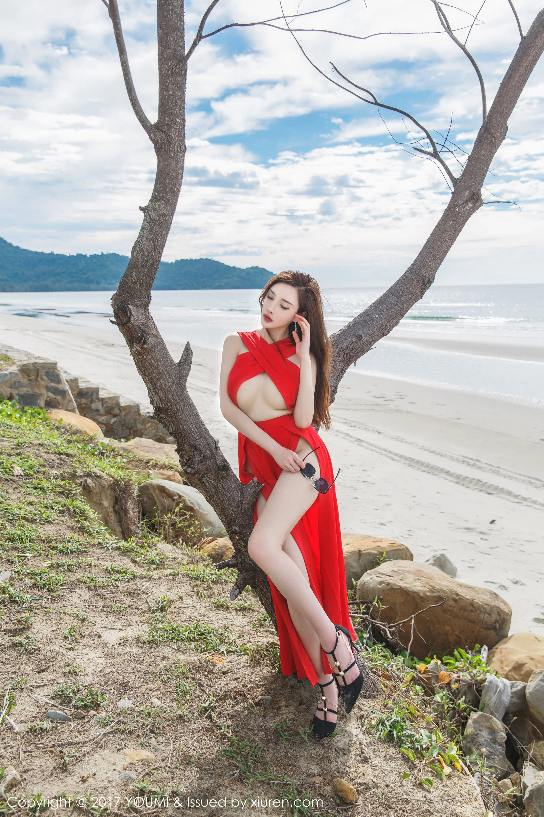 土肥圆矮挫穷《泳衣湿身与浪漫长裙系列》 尤蜜荟YouMi Vol.034第16张