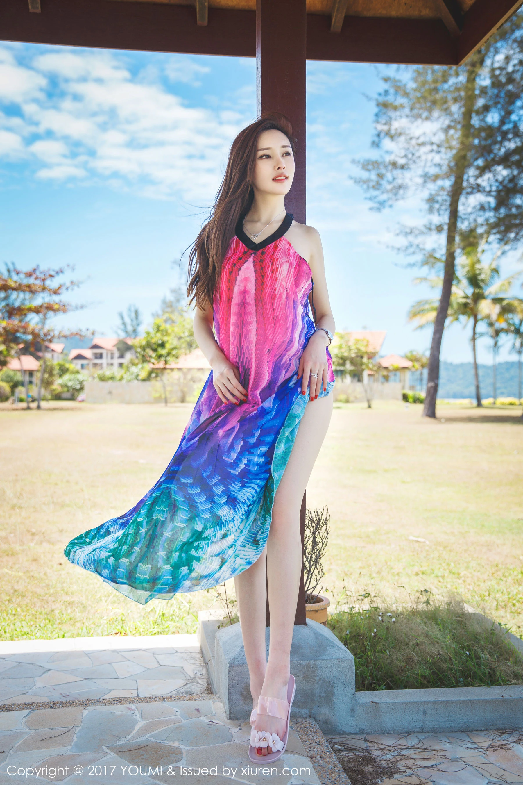 土肥圆矮挫穷《沙滩比基尼+韵味长裙》 尤蜜荟YouMi Vol.029第2张