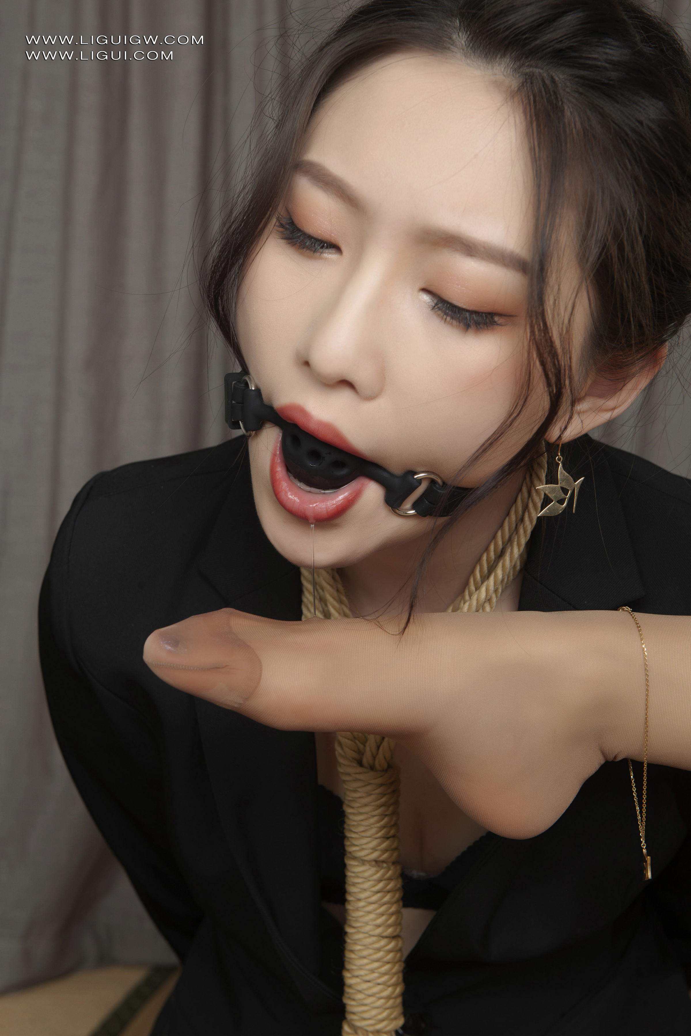 [Ligui丽柜] 2025.11.07 与OL同事的缚戏迷情 Xixi第2张